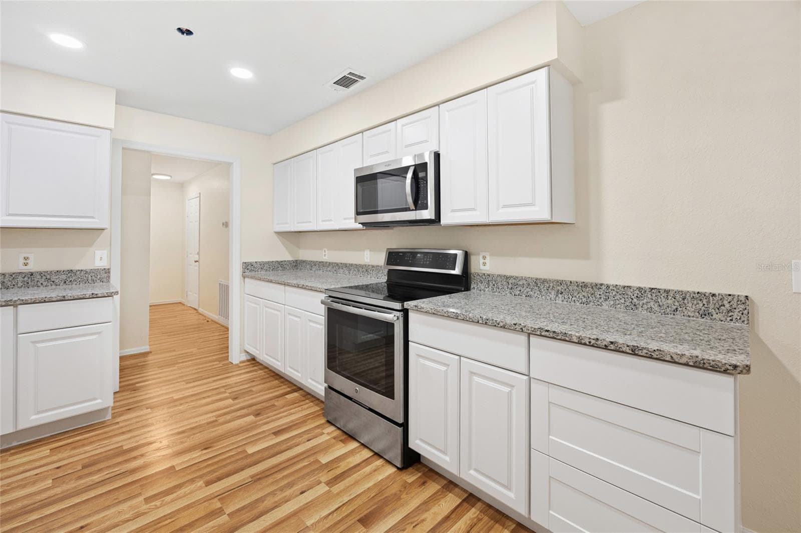 Single Family Residence at 34 PINE CRSE, OCALA, photo 15 of 40