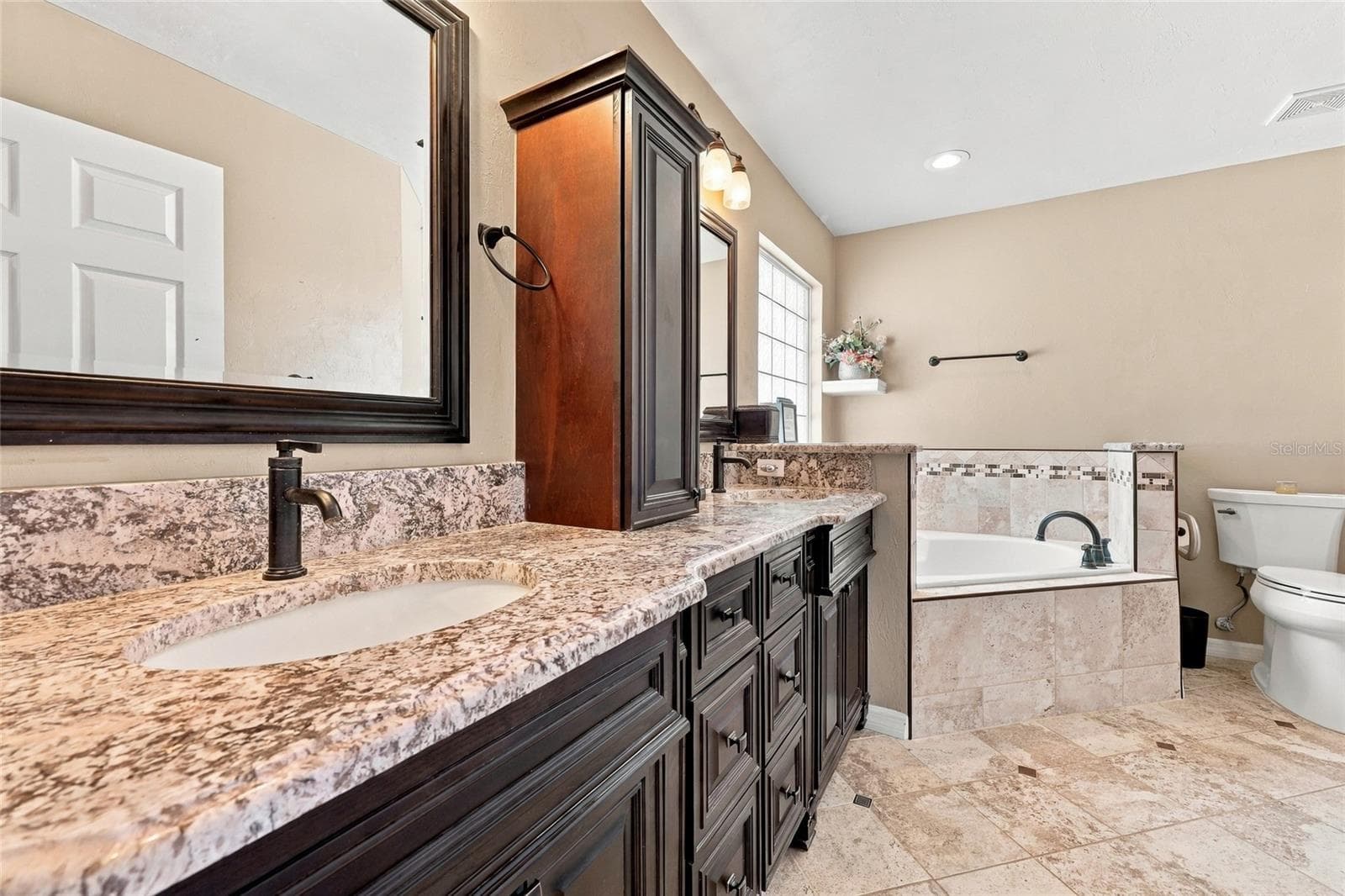 Primary Bathroom - 25372 NW 10TH AVE, NEWBERRY