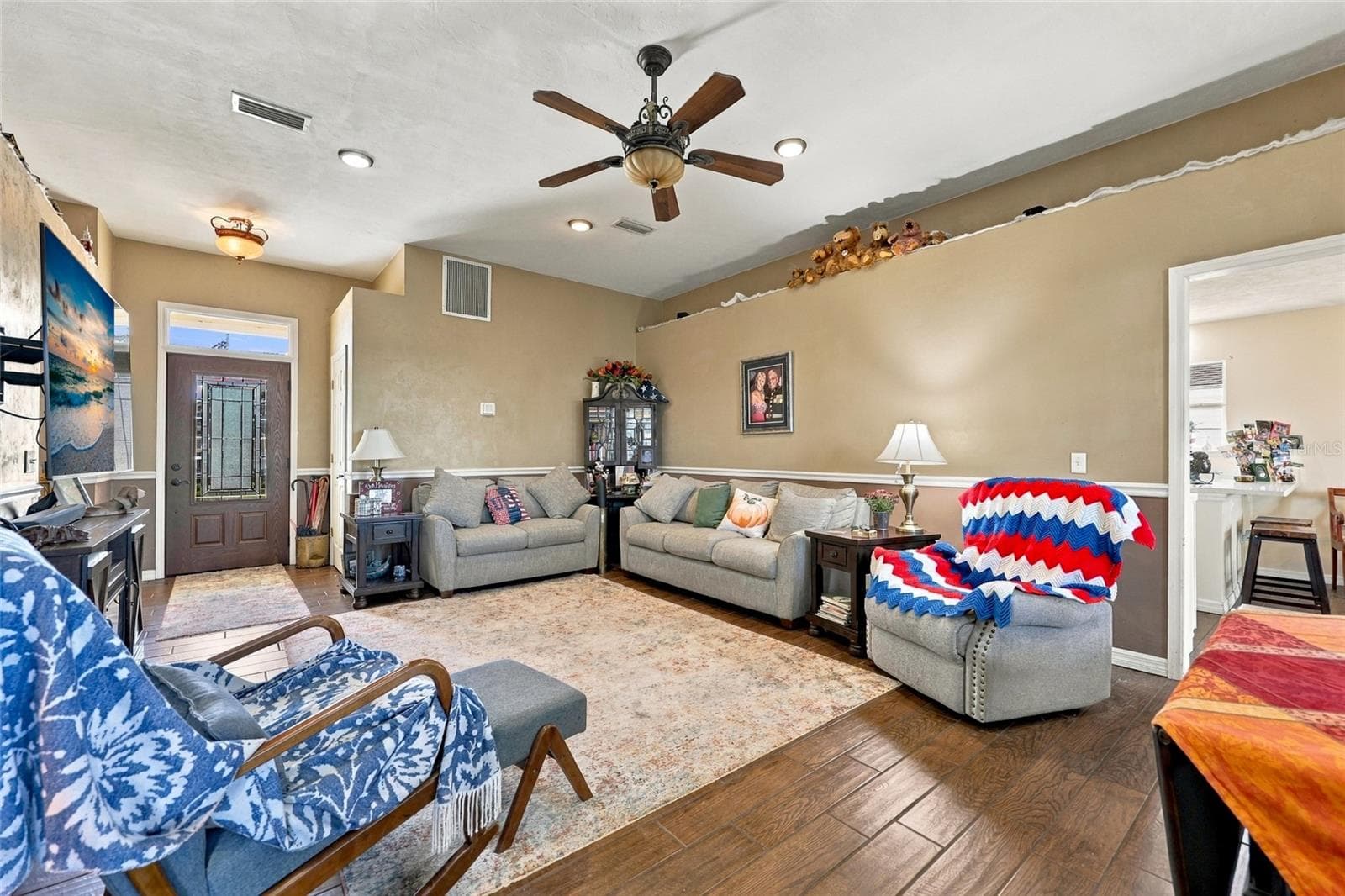Living Room - 25372 NW 10TH AVE, NEWBERRY