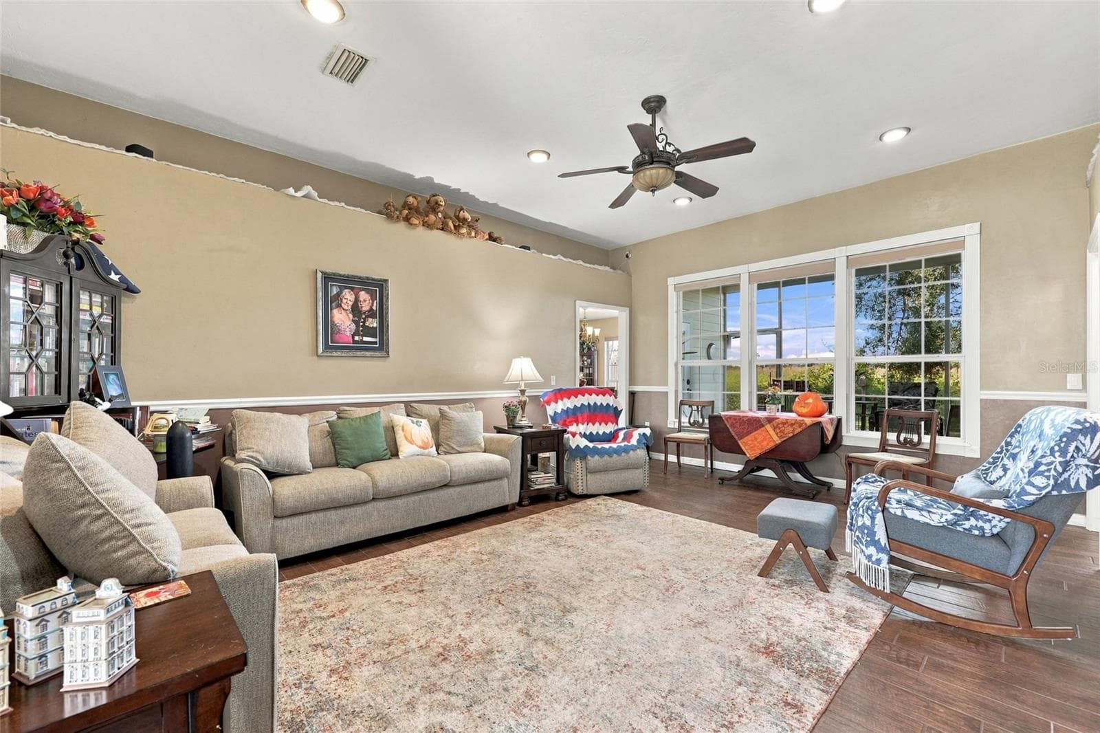 Living Room - 25372 NW 10TH AVE, NEWBERRY