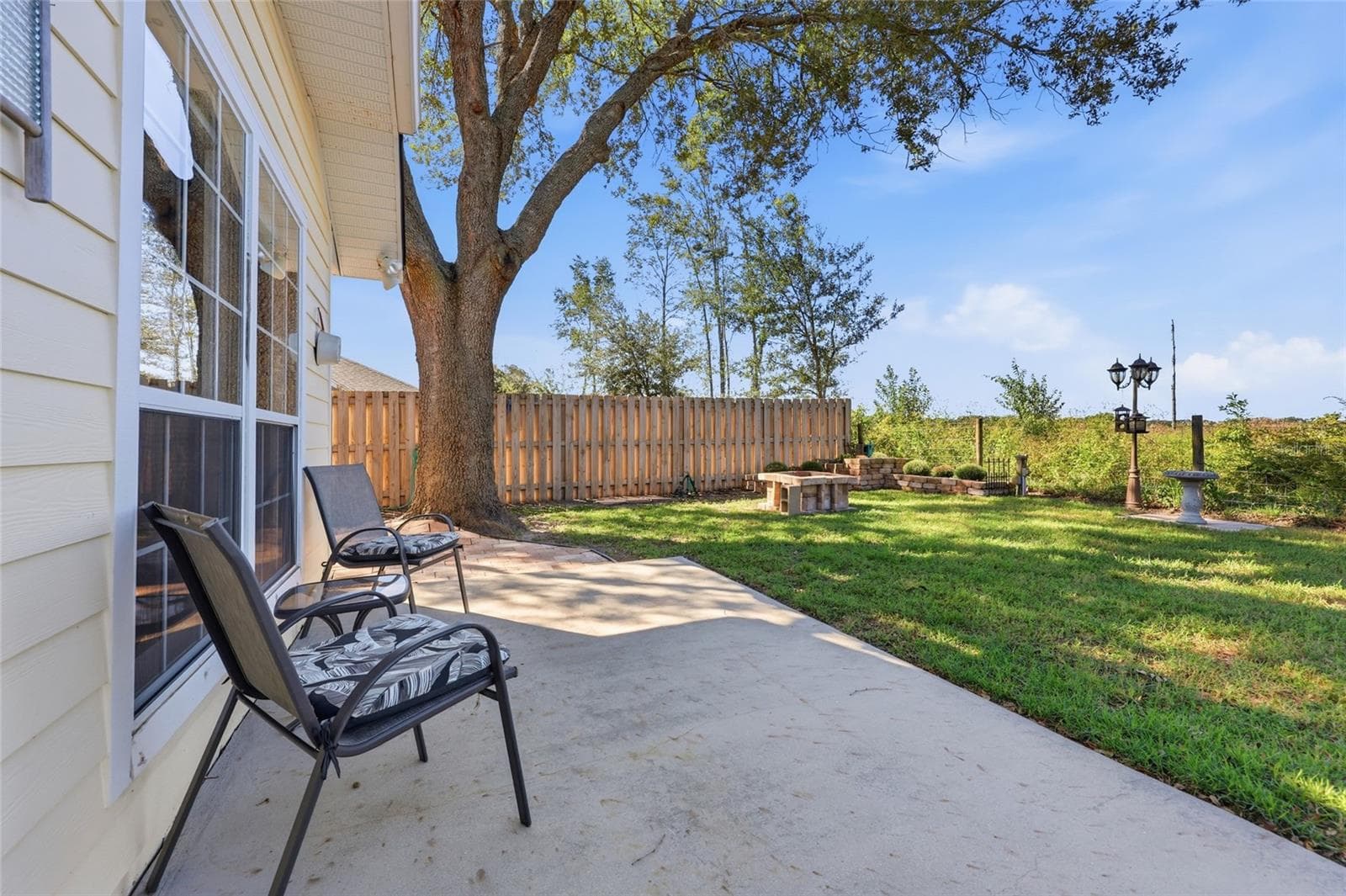 Back Yard & Porch - 25372 NW 10TH AVE, NEWBERRY