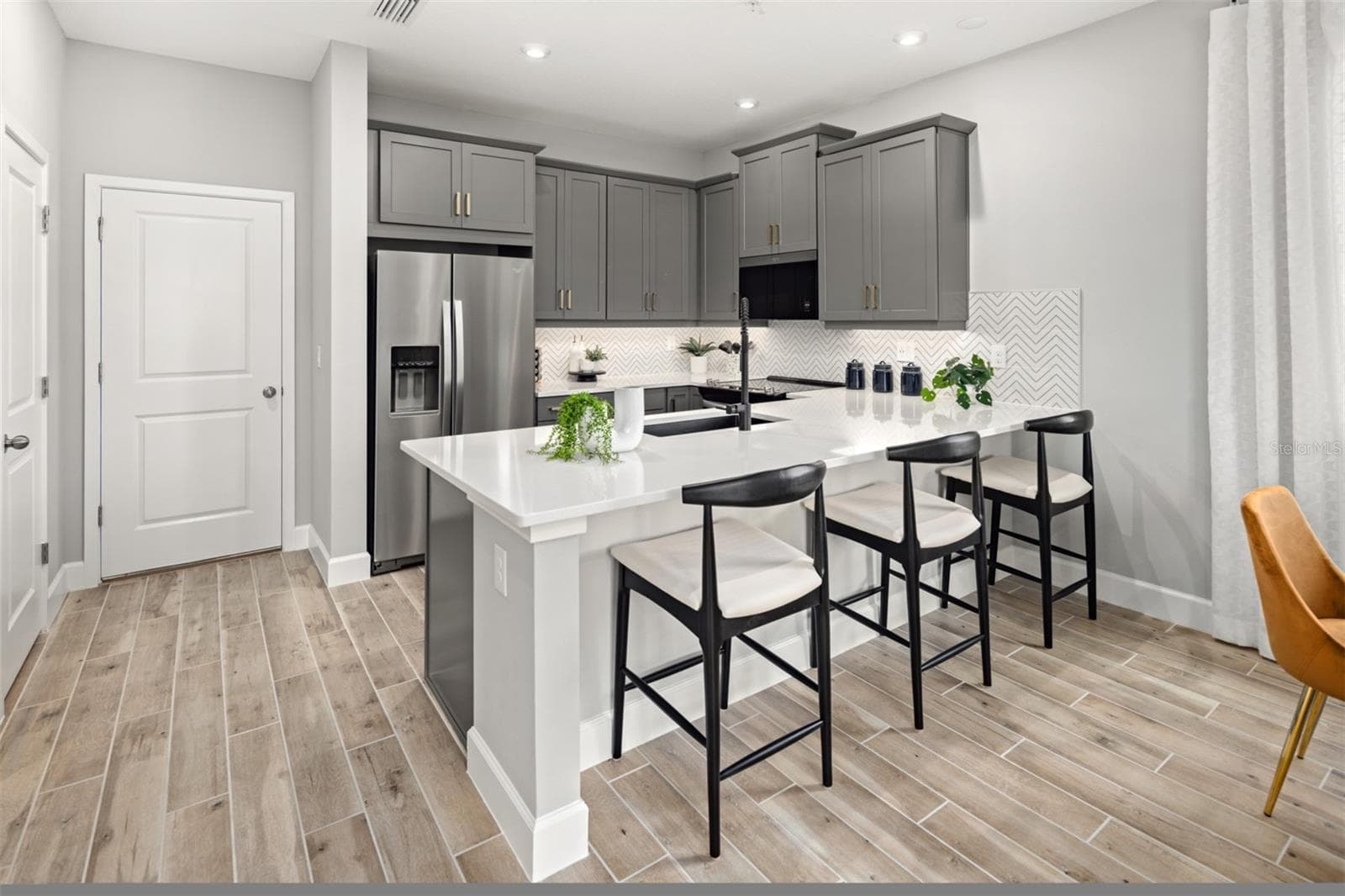 Gardenia Reserve Catalina II Model Kitchen - 2263 NIGHTSHADE GROVE LN, APOPKA