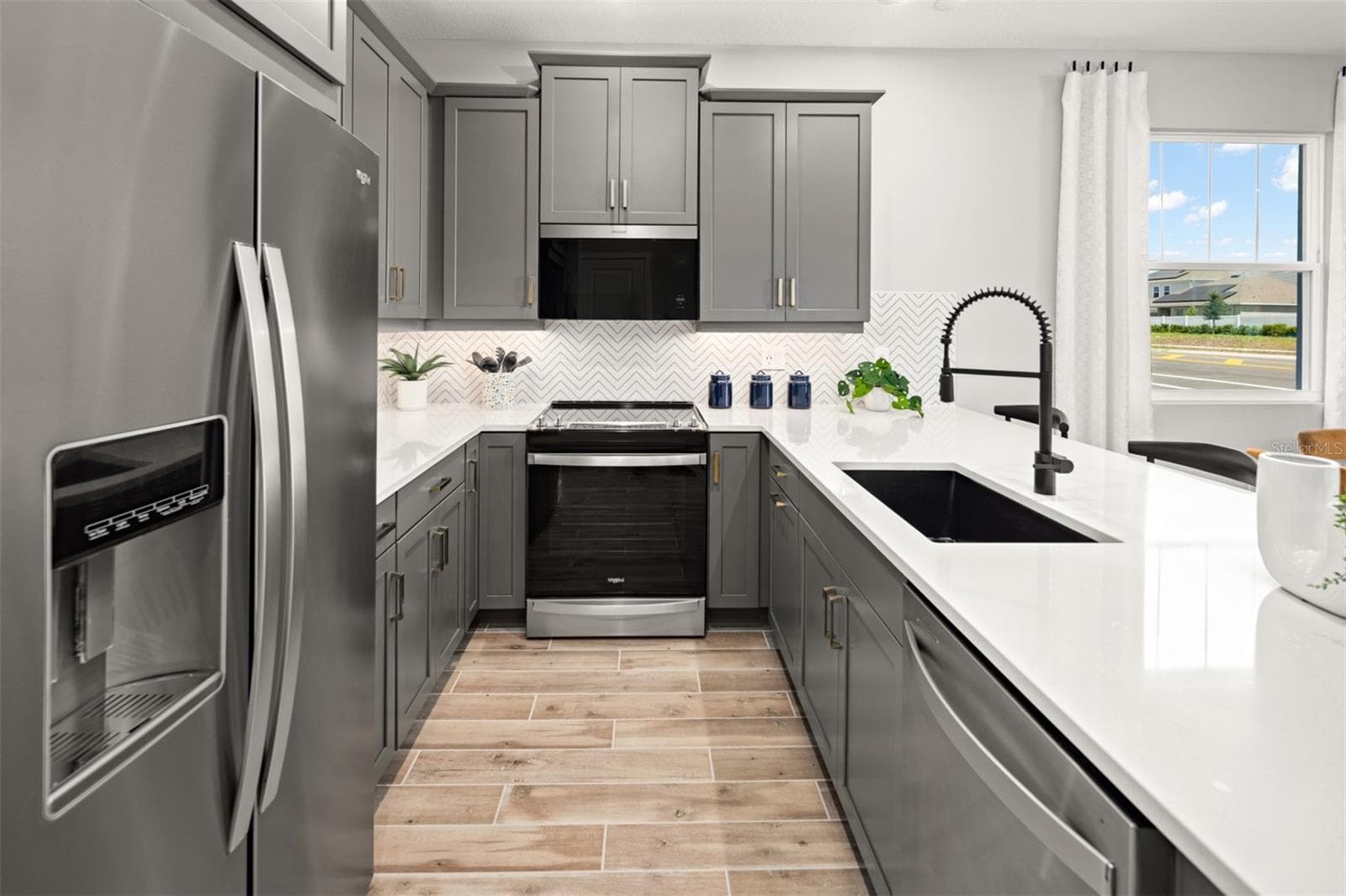 Gardenia Reserve Catalina II Model Kitchen - 2263 NIGHTSHADE GROVE LN, APOPKA
