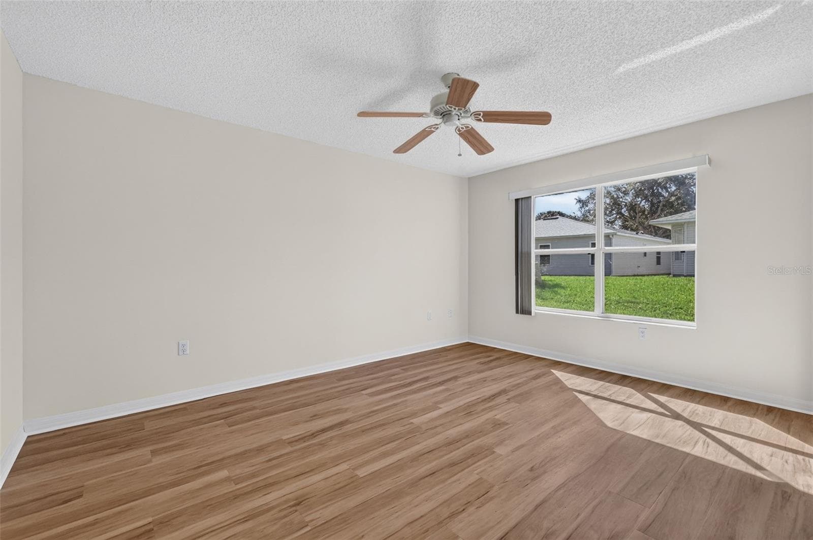 Single Family Residence at 752 OLD OAKS LN, LEESBURG, photo 13 of 46