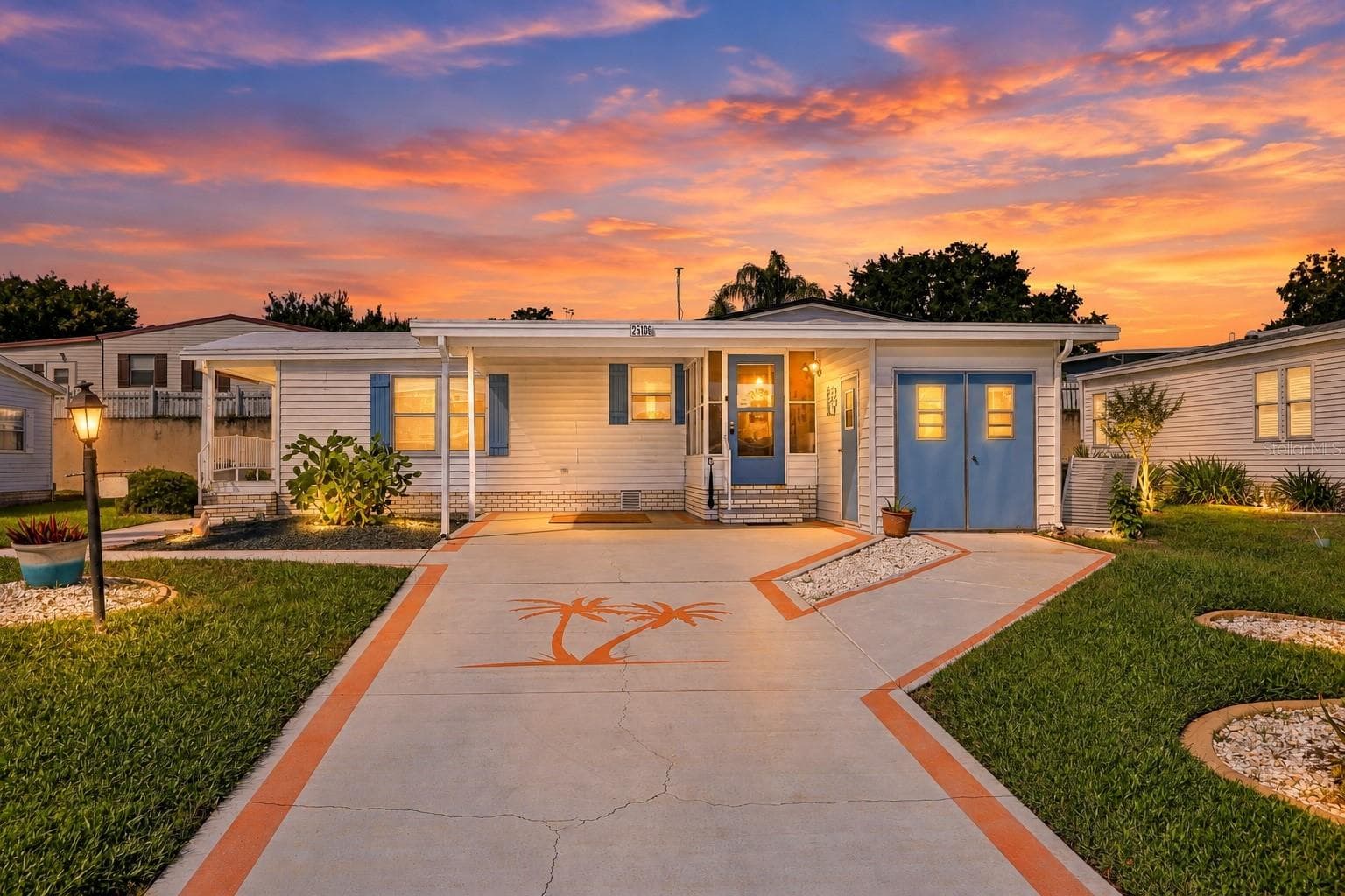 Manufactured Home at 25109 CLIFFORD HL, LEESBURG, photo 2 of 37