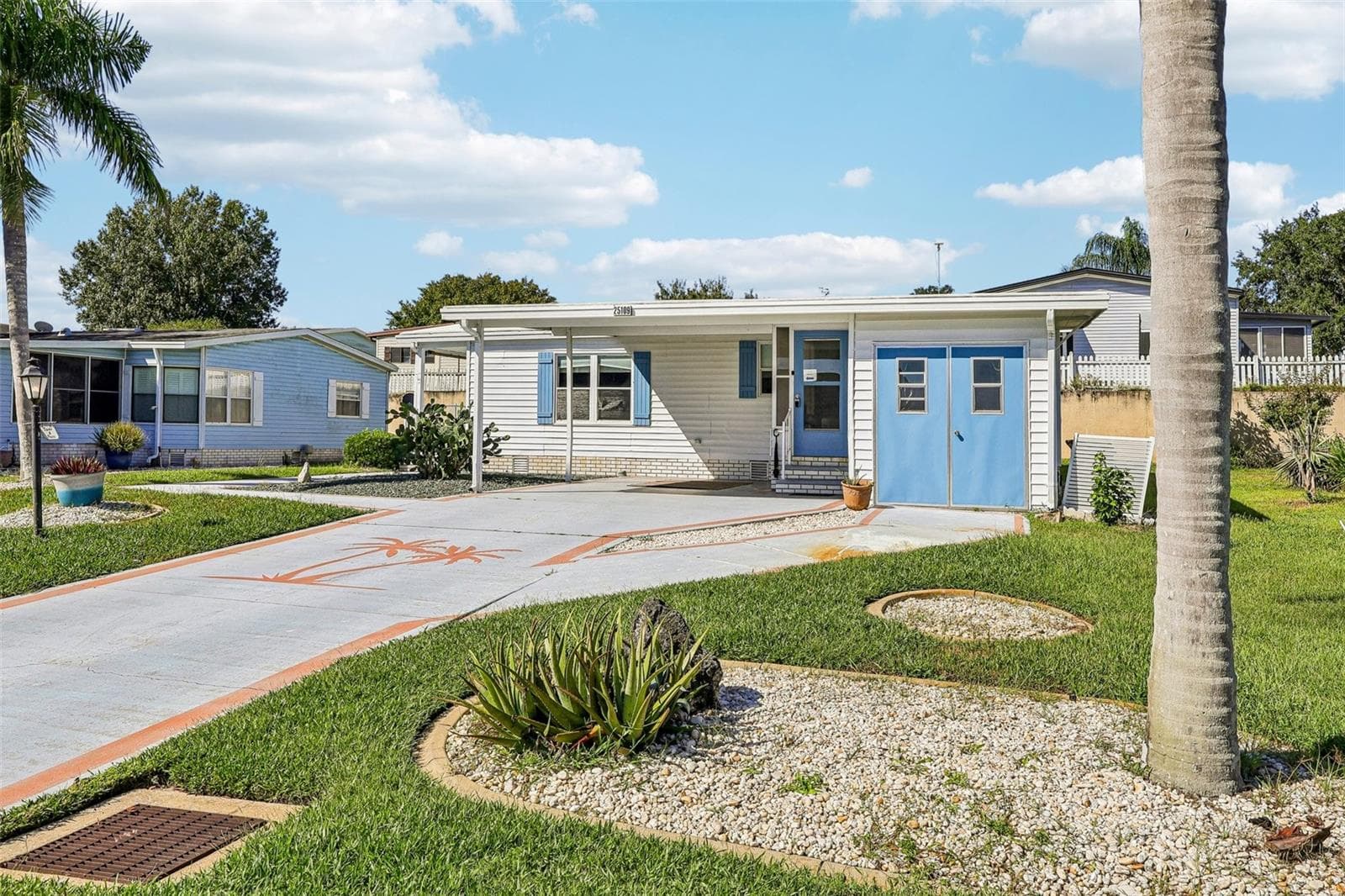 Manufactured Home at 25109 CLIFFORD HL, LEESBURG, photo 6 of 37