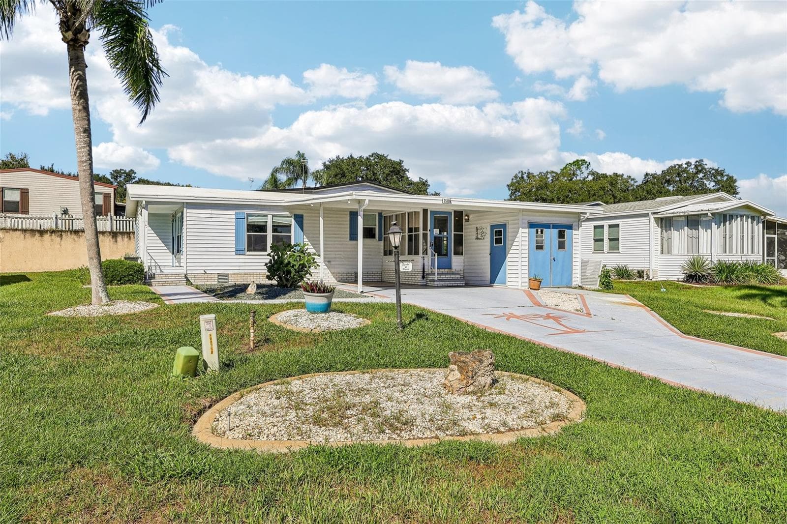 Manufactured Home at 25109 CLIFFORD HL, LEESBURG, photo 7 of 37
