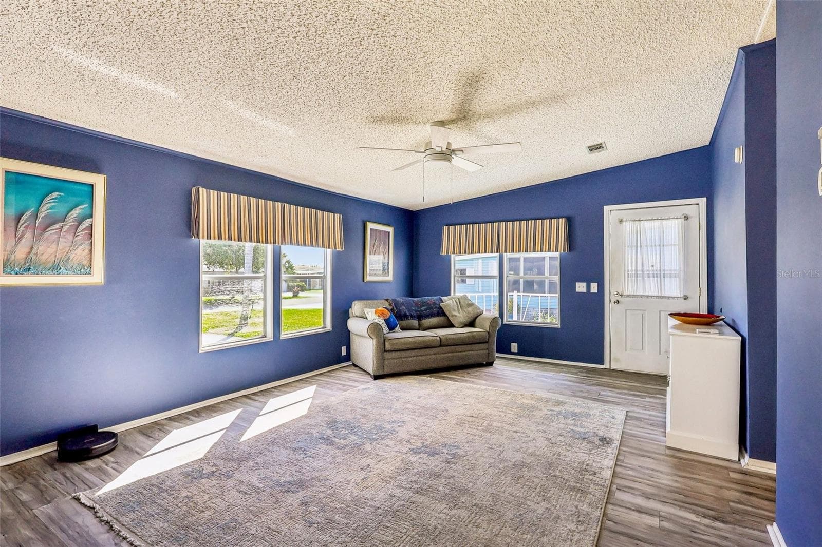 Manufactured Home at 25109 CLIFFORD HL, LEESBURG, photo 11 of 37