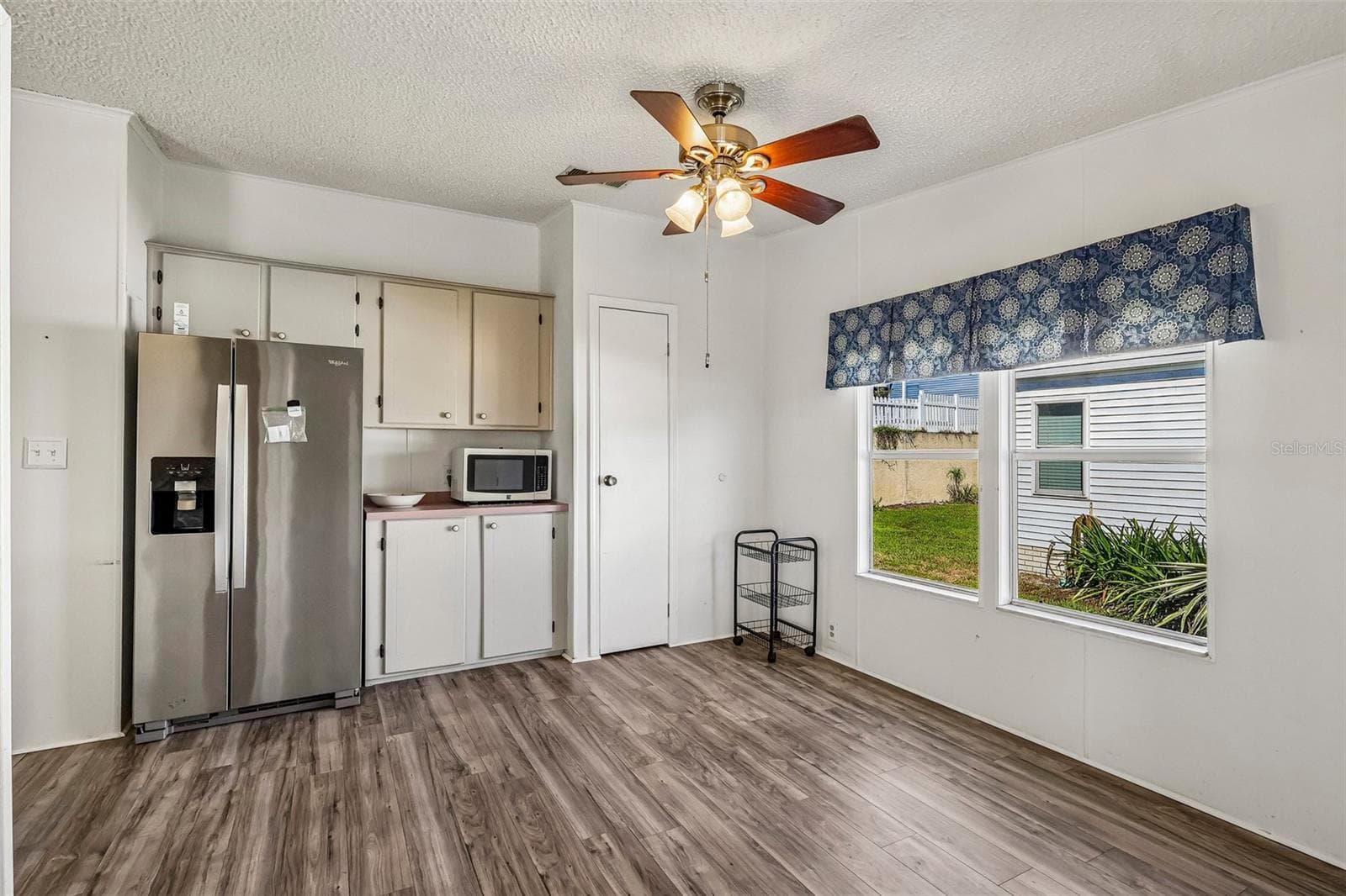 Manufactured Home at 25109 CLIFFORD HL, LEESBURG, photo 18 of 37