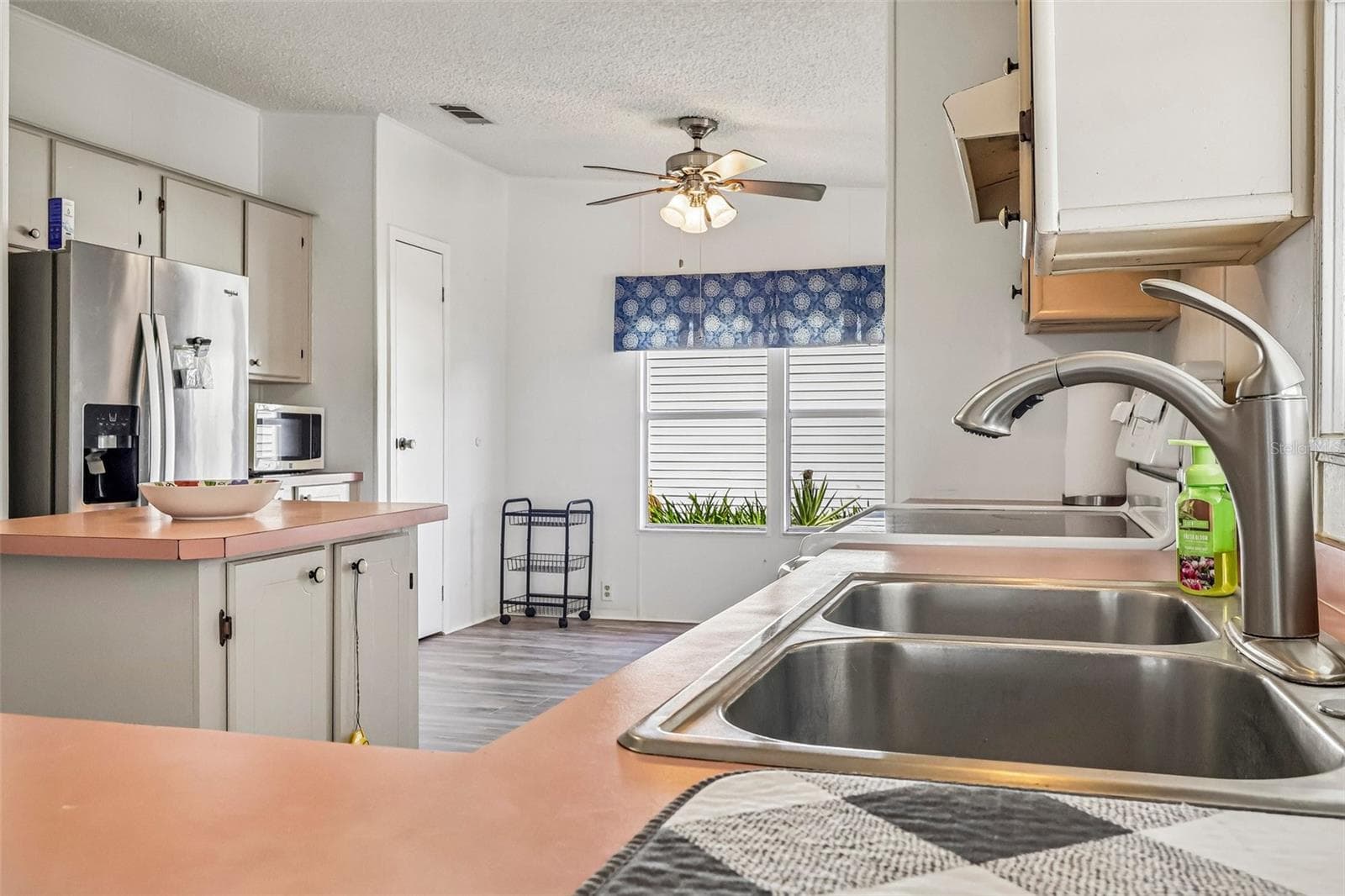 Manufactured Home at 25109 CLIFFORD HL, LEESBURG, photo 23 of 37