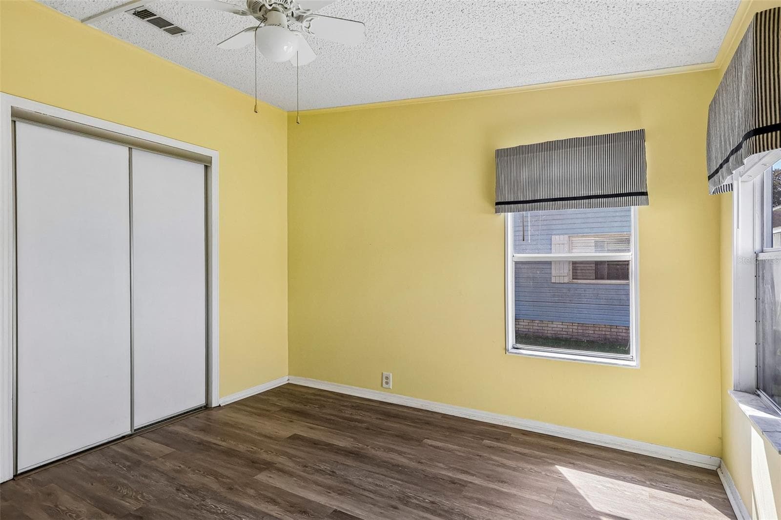 Manufactured Home at 25109 CLIFFORD HL, LEESBURG, photo 31 of 37
