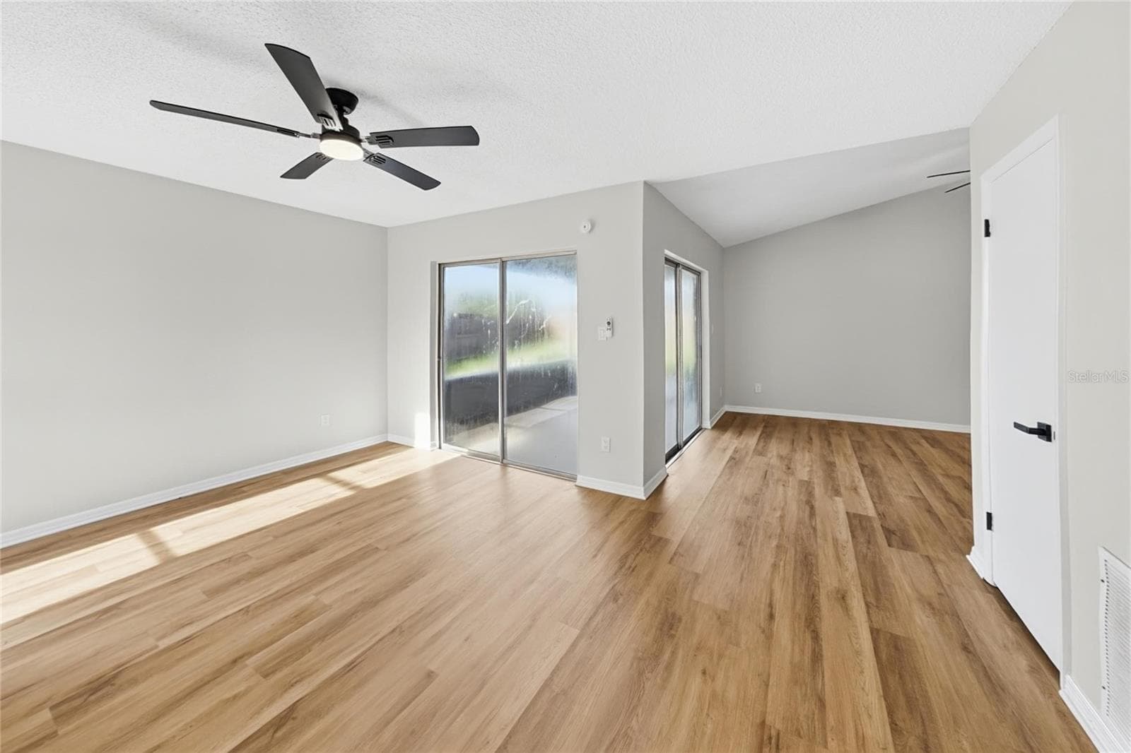 Single Family Residence at 1361 SAN DIEGO CT, WINTER SPRINGS, photo 2 of 18
