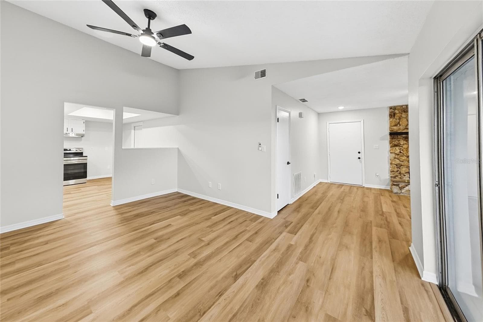 Single Family Residence at 1361 SAN DIEGO CT, WINTER SPRINGS, photo 5 of 18