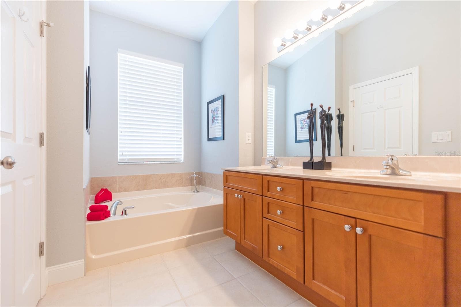 Single Family Residence at 11817 HOLLY CREST LN, RIVERVIEW, photo 29 of 61
