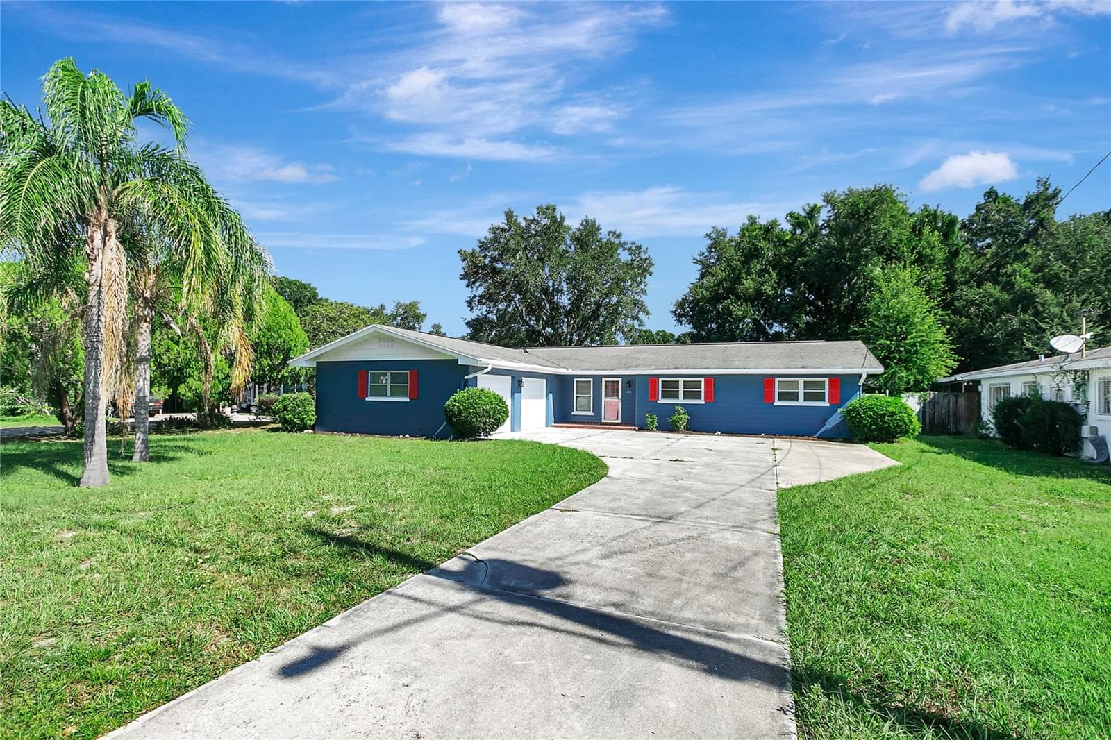 420 HILLCREST DR SE