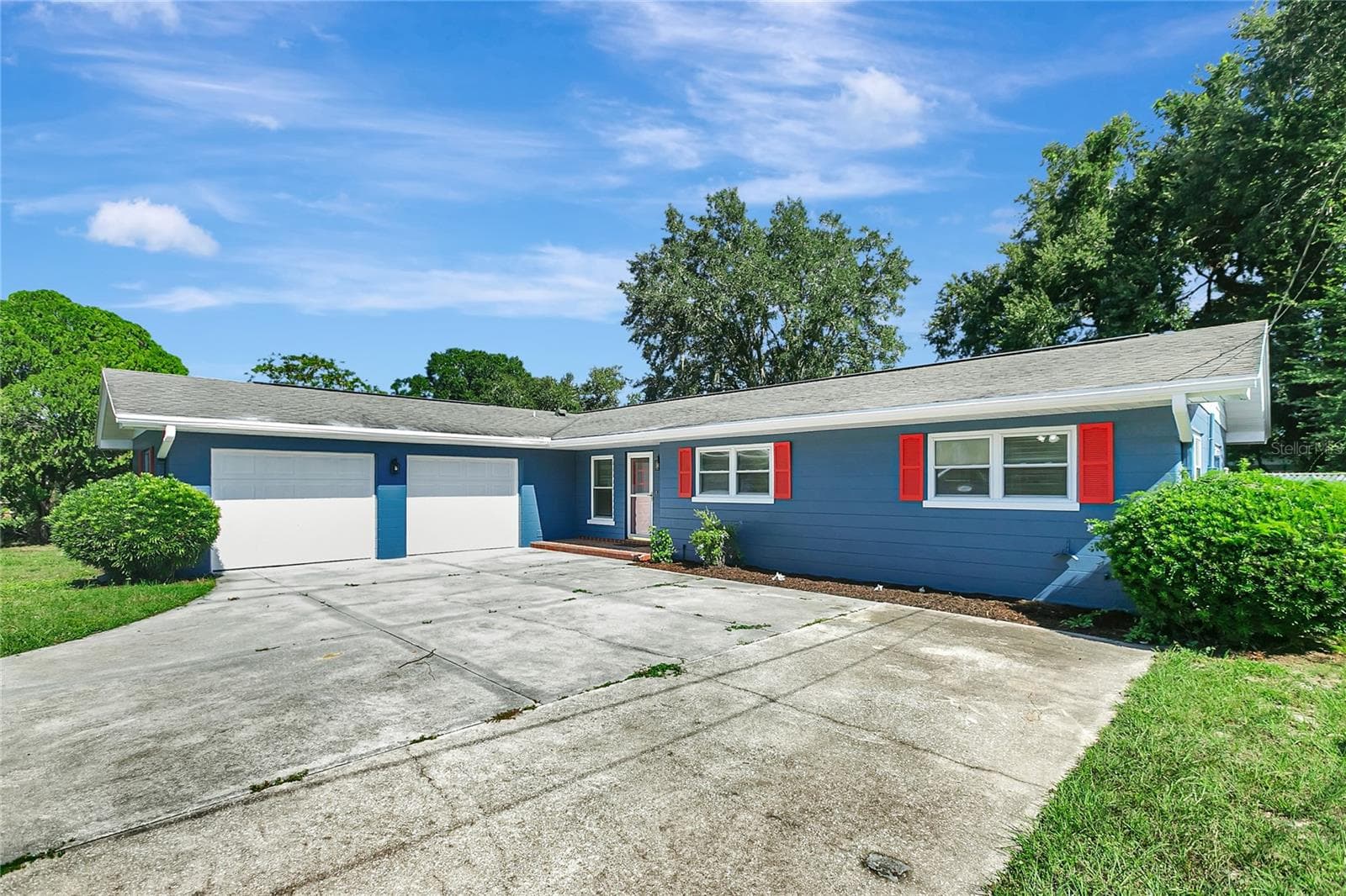 Single Family Residence at 420 HILLCREST DR SE, WINTER HAVEN, photo 3 of 42