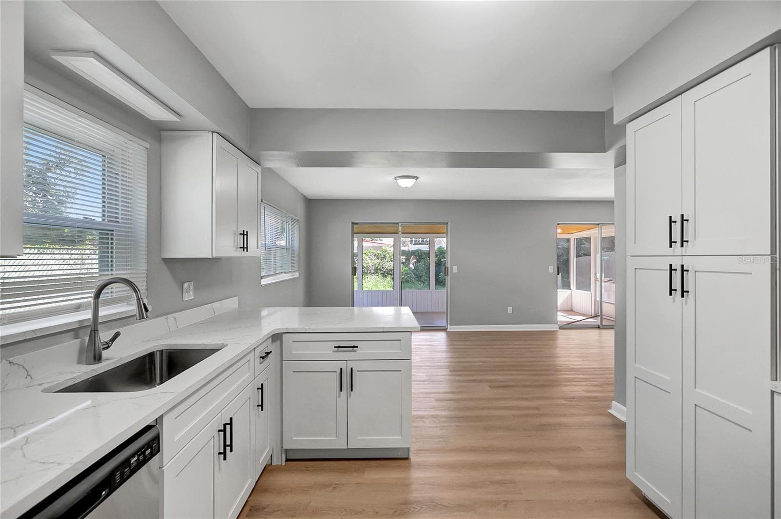 Single Family Residence at 420 HILLCREST DR SE, WINTER HAVEN, photo 18 of 42