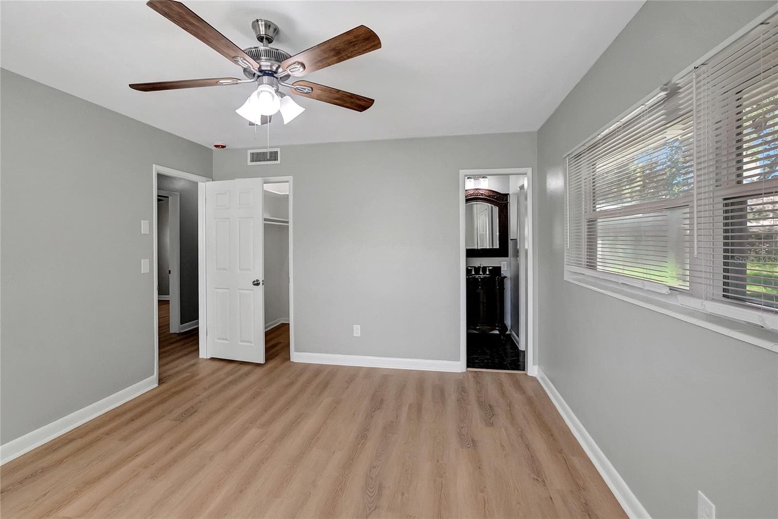 Single Family Residence at 420 HILLCREST DR SE, WINTER HAVEN, photo 24 of 42