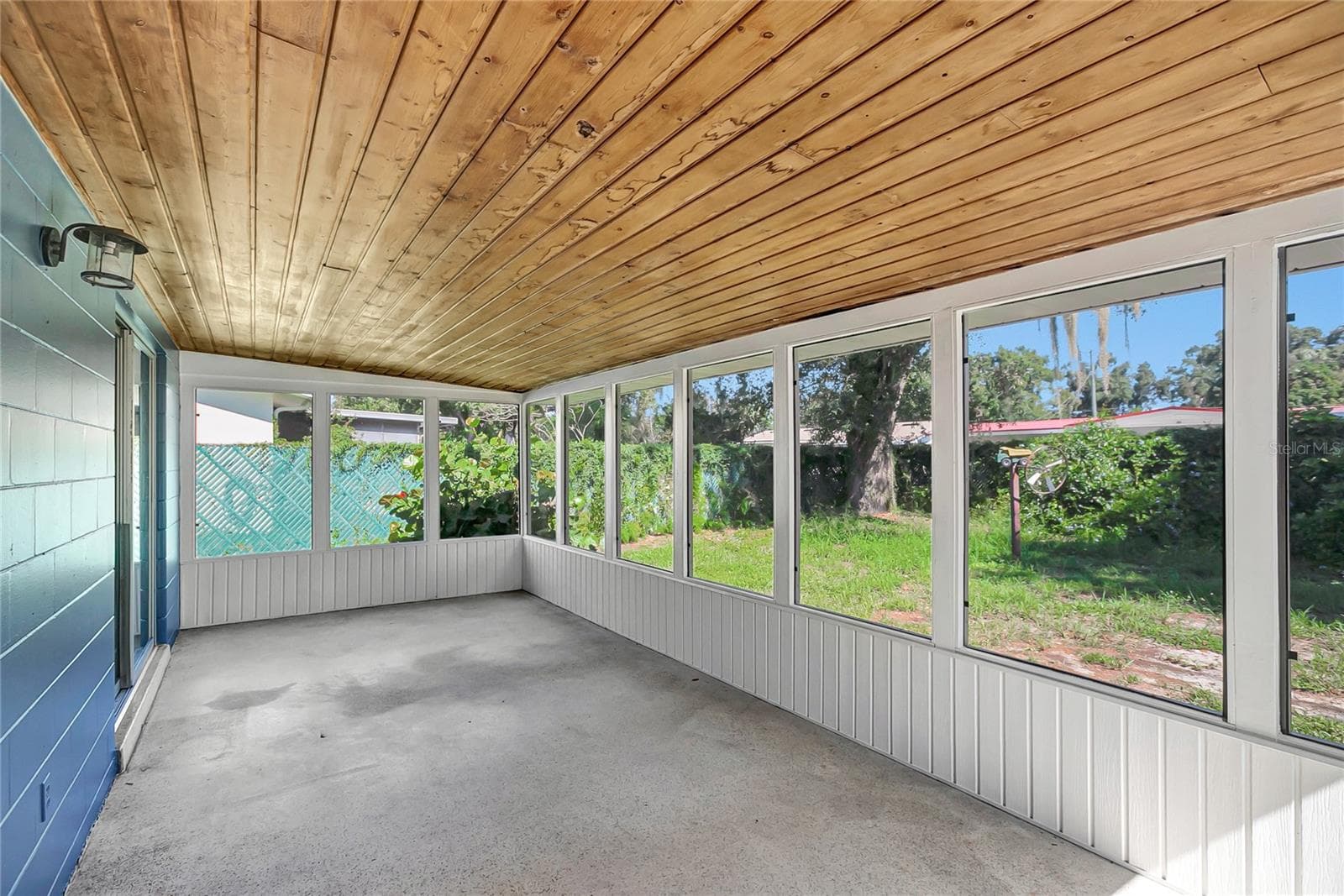 Single Family Residence at 420 HILLCREST DR SE, WINTER HAVEN, photo 36 of 42