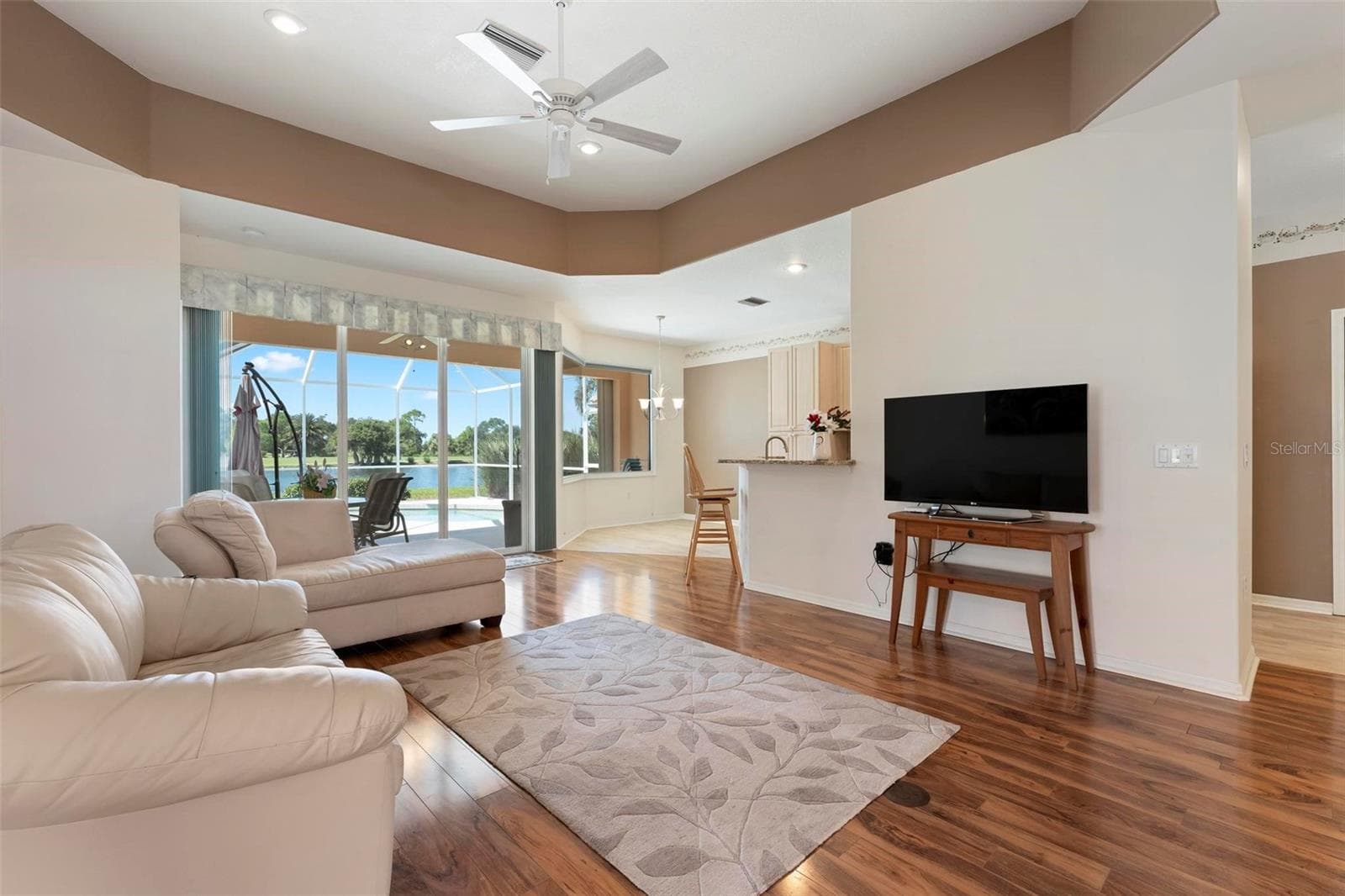 GREAT ROOM WITH A VIEW - 5151 PINE SHADOW LN, NORTH PORT