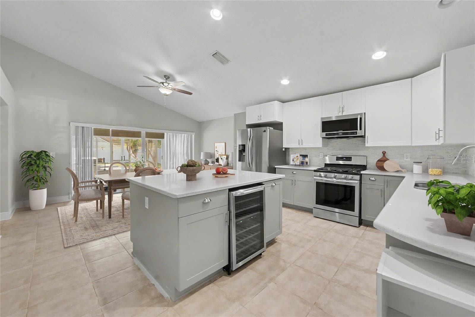 Virtually Staged - 6241 CRICKETHOLLOW DR, RIVERVIEW