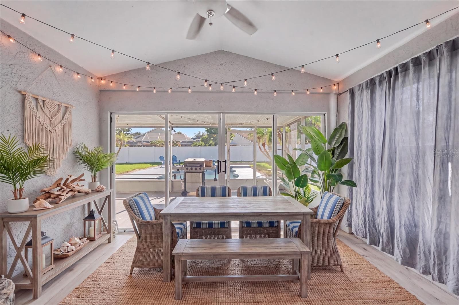 Virtually Staged - 6241 CRICKETHOLLOW DR, RIVERVIEW