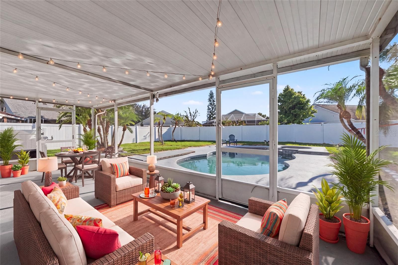 Virtually Staged - 6241 CRICKETHOLLOW DR, RIVERVIEW