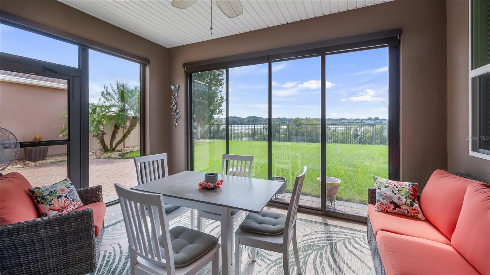 Single Family Residence at 110 BAYOU BEND RD, GROVELAND, photo 11 of 31