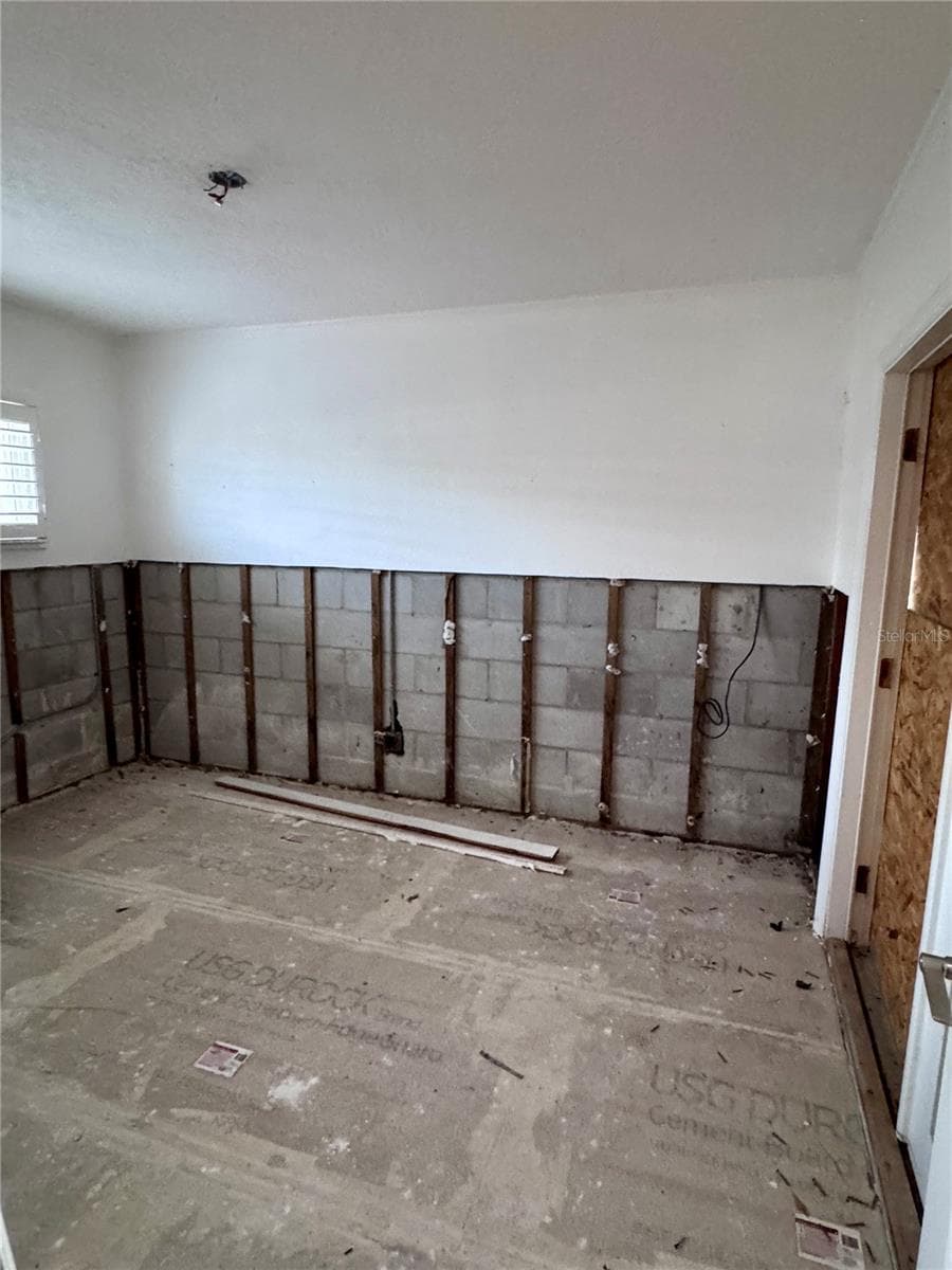Single Family Residence at 3701 SHORE ACRES BLVD NE, ST PETERSBURG, photo 15 of 36