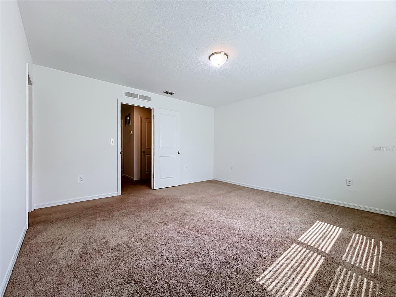 Main Bedroom Suite - second floor - 811 GRANDIN ST, DAVENPORT