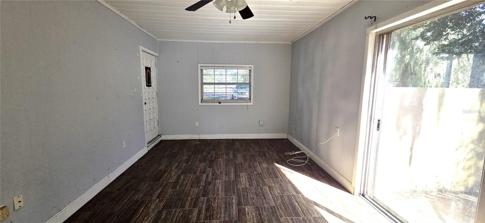 Office with separate entrance and Slider to side patio on left side of house - 1921 SYLVESTER RD, LAKELAND