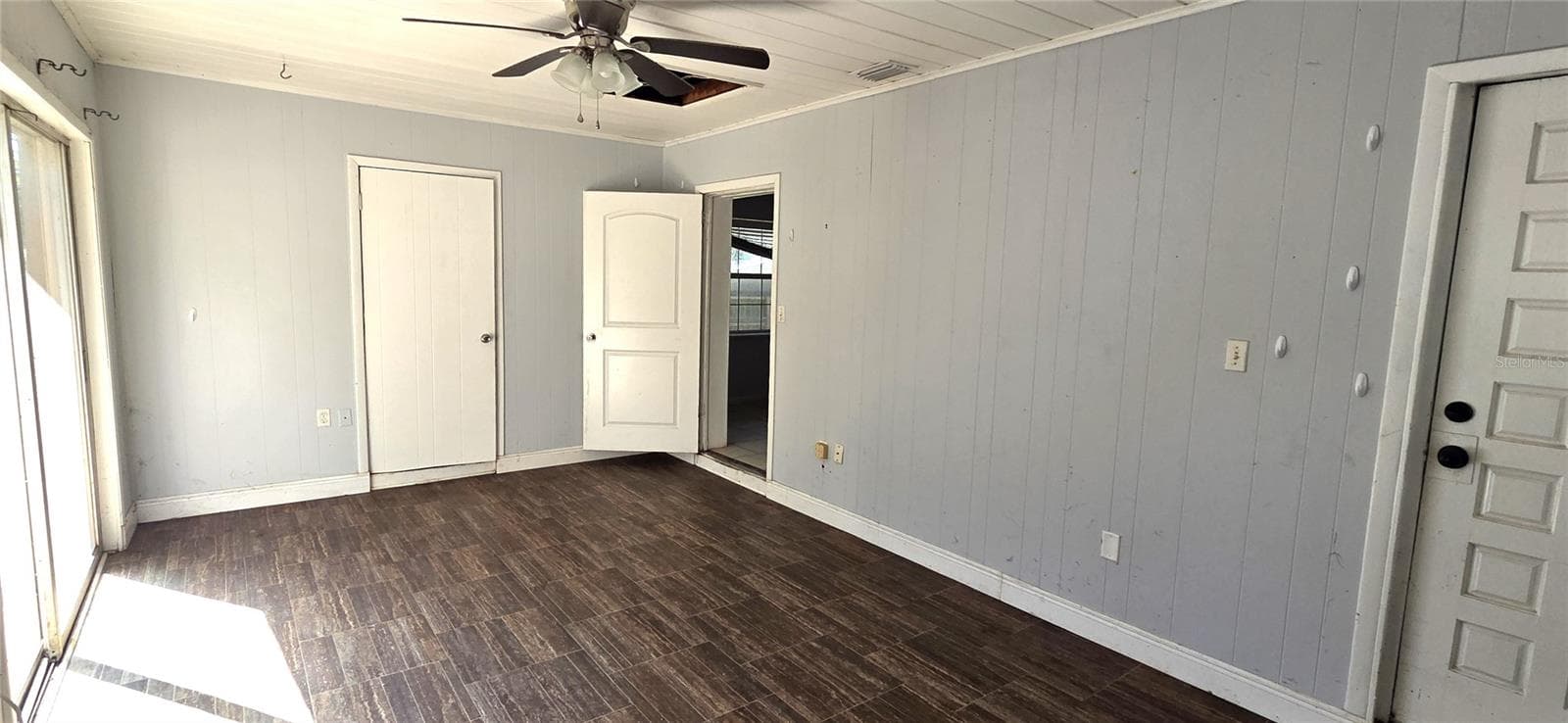 Office with separate entrance to front of house and Slider to left side of house - 1921 SYLVESTER RD, LAKELAND