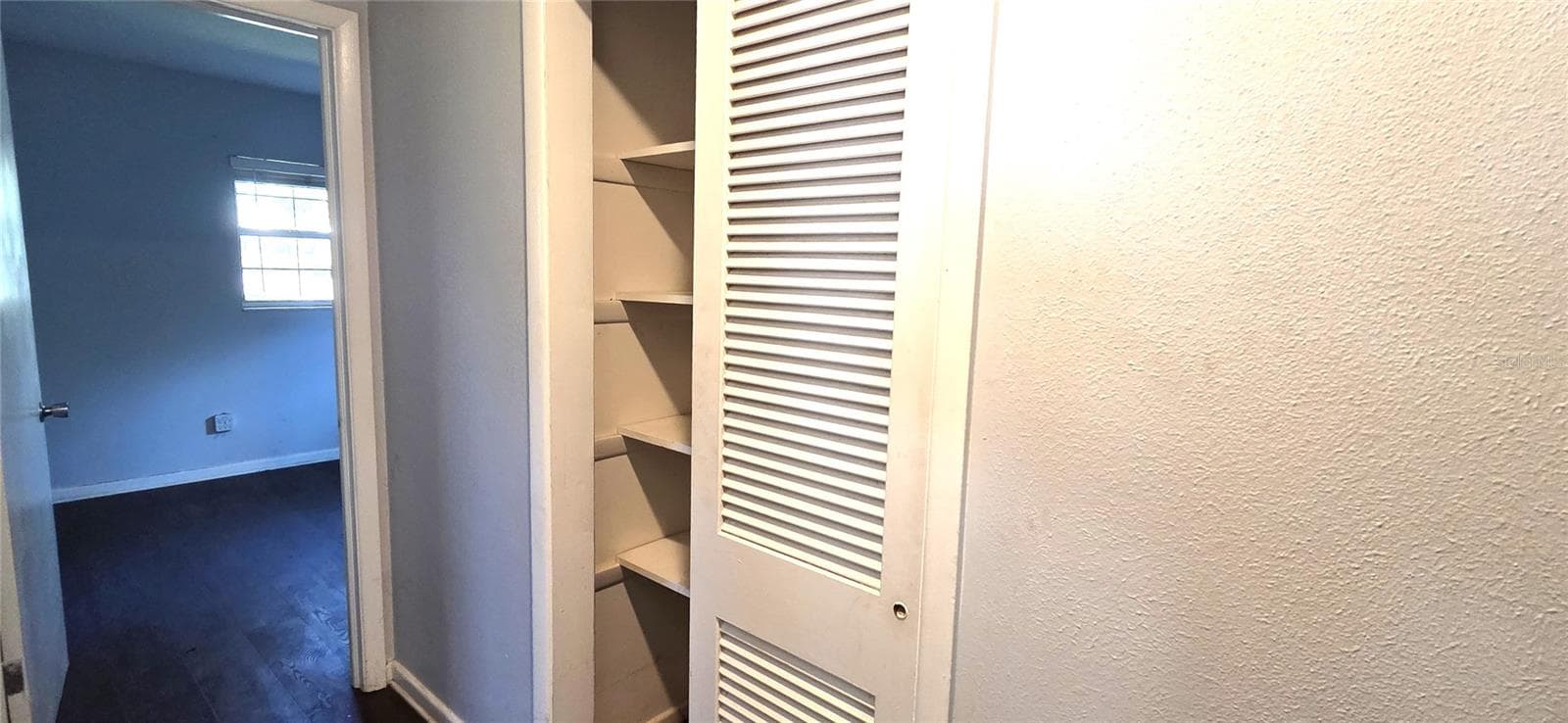 Hallway Linen Closet - 1921 SYLVESTER RD, LAKELAND