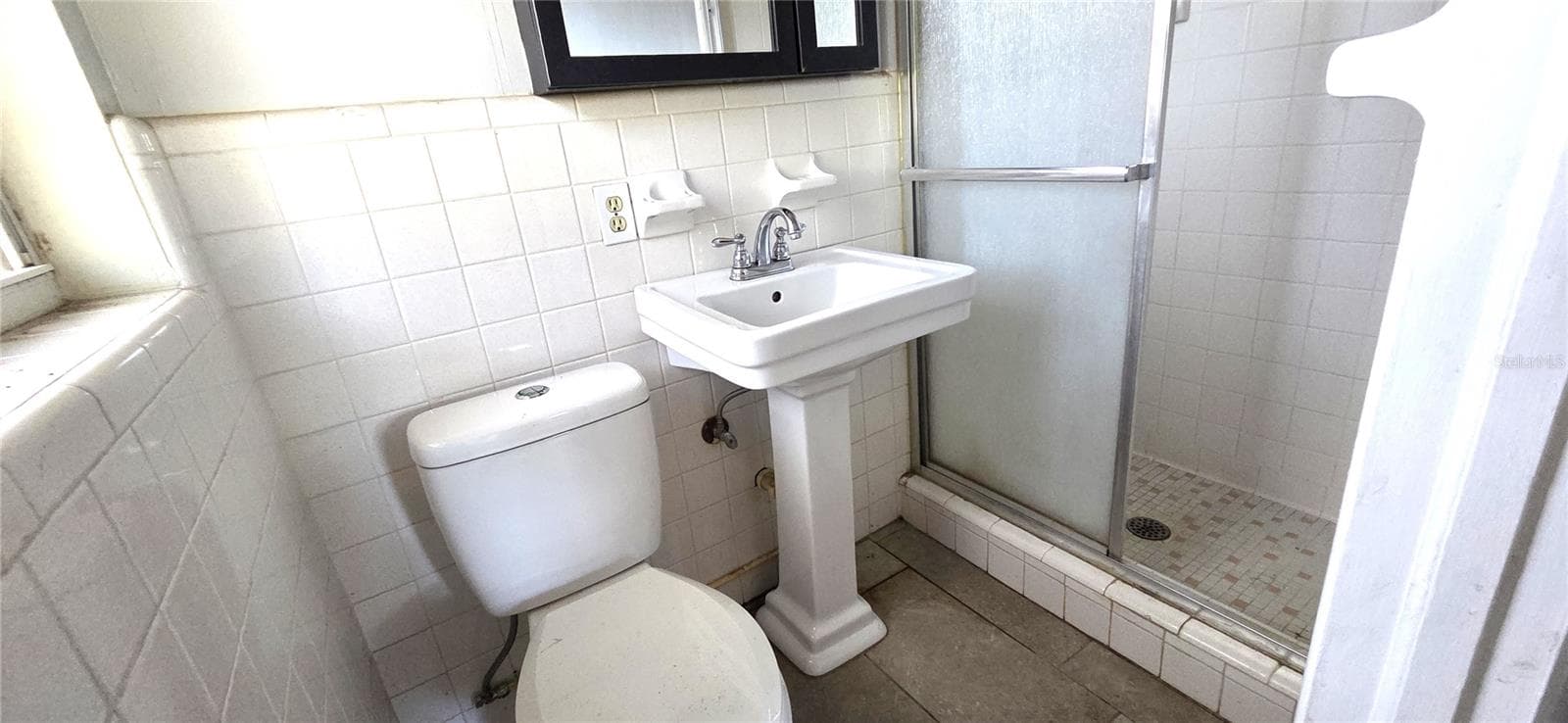Primary En-Suite Bathroom - 1921 SYLVESTER RD, LAKELAND