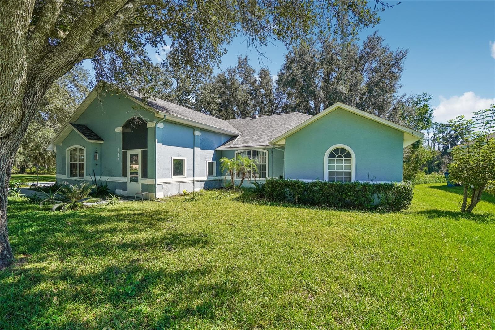 Front angle - 6074 BEECHWOOD DR, DADE CITY