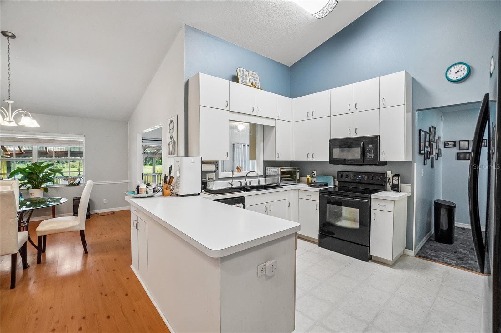 Kitchen - 6074 BEECHWOOD DR, DADE CITY