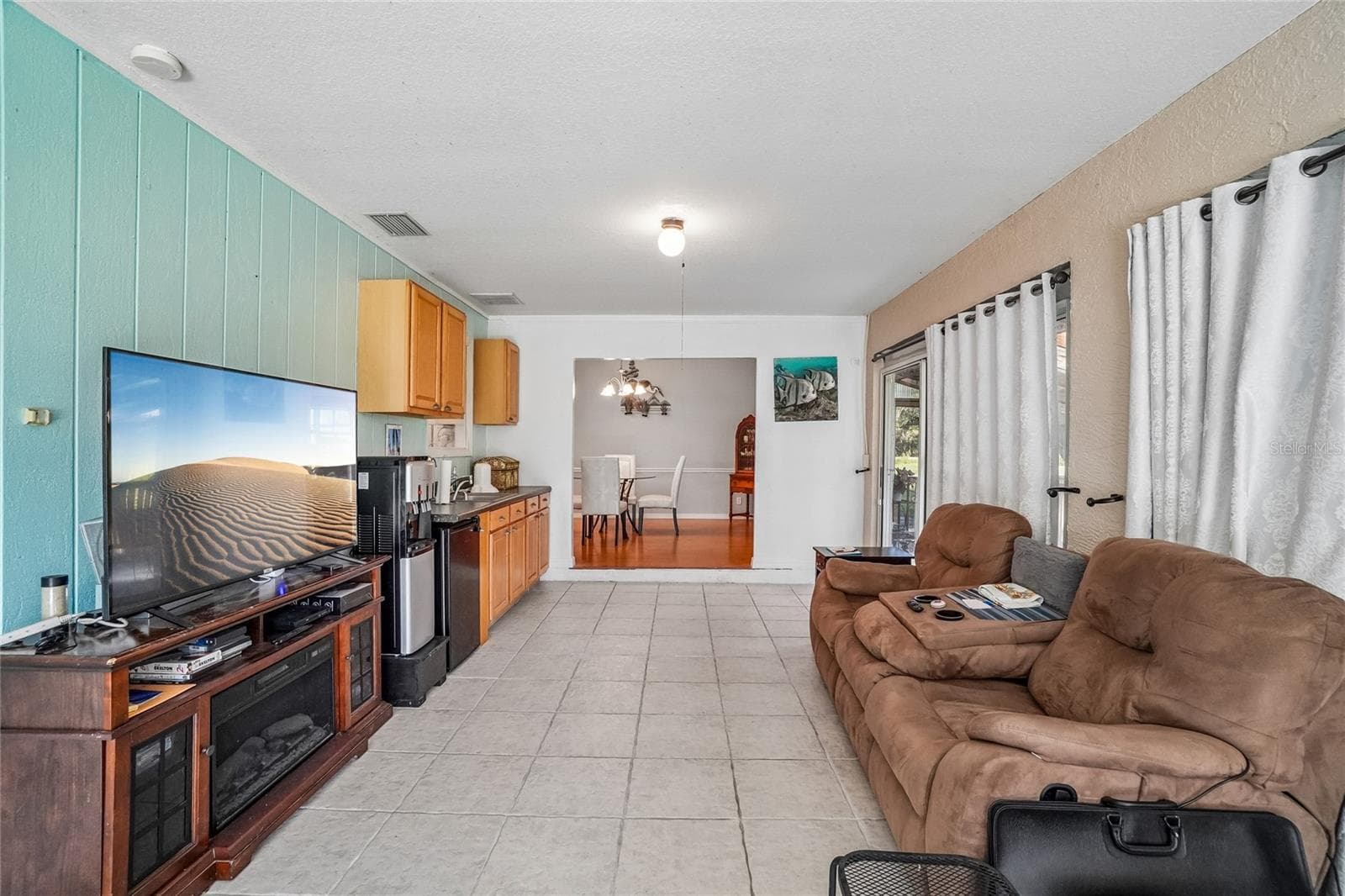 Living room - 6074 BEECHWOOD DR, DADE CITY