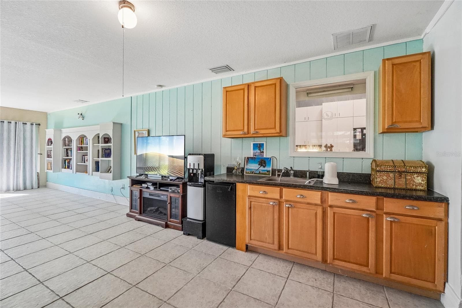Living room - 6074 BEECHWOOD DR, DADE CITY
