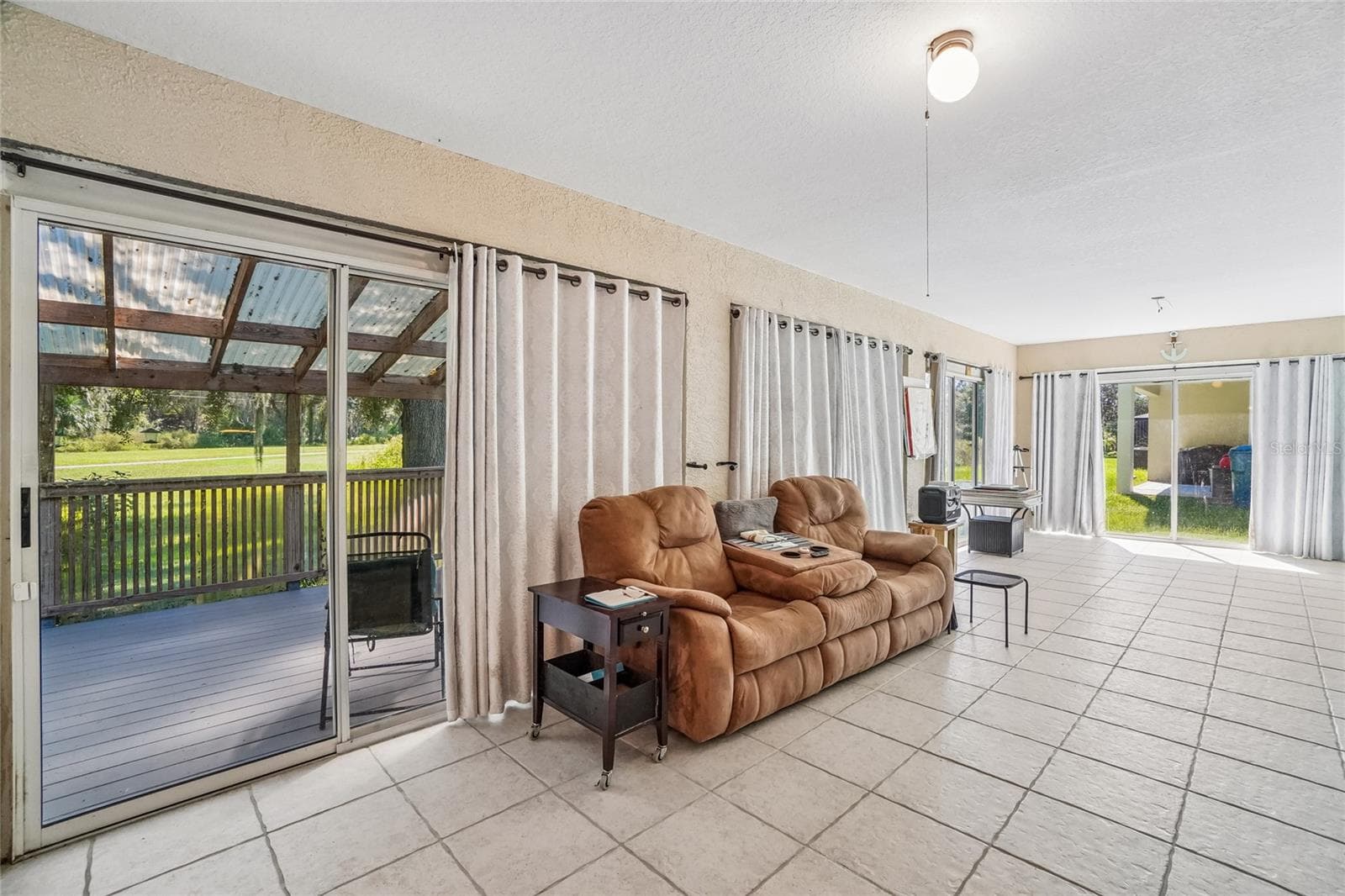 Living room - 6074 BEECHWOOD DR, DADE CITY