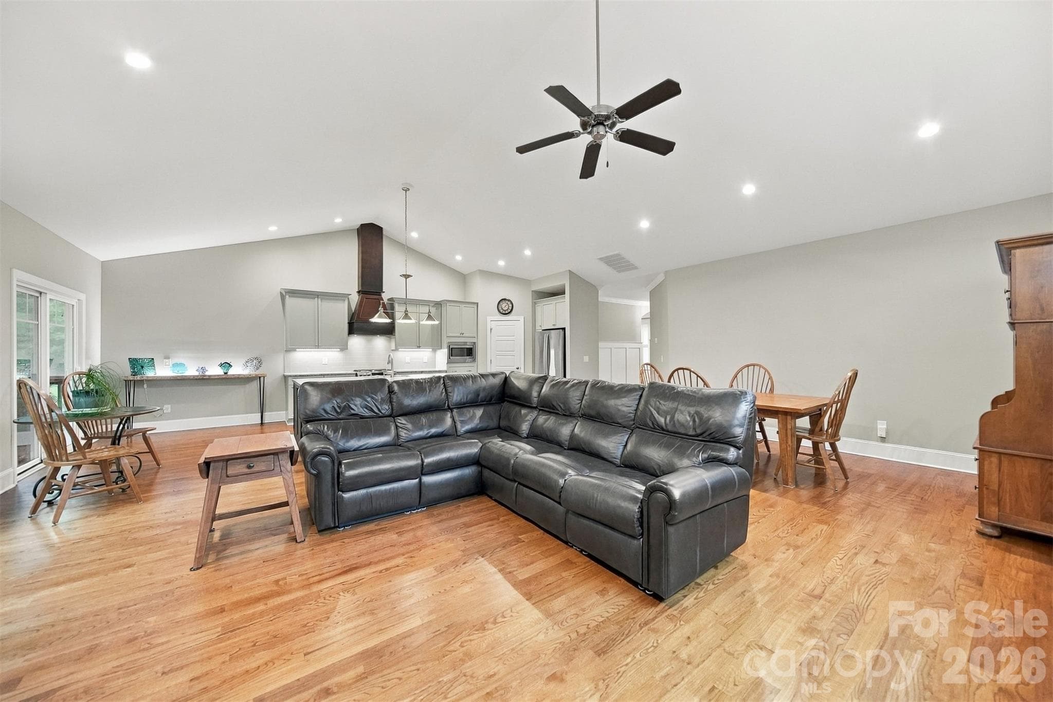 Living Room - 3901 12th Street NE, Hickory