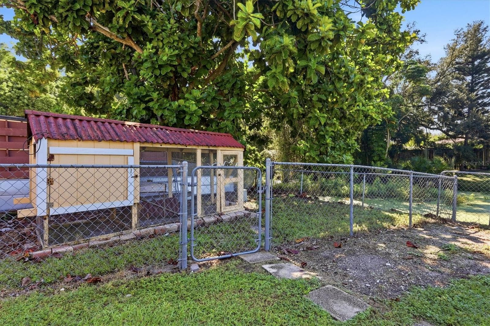 Chicken Coop - 4006 75TH TER E, SARASOTA