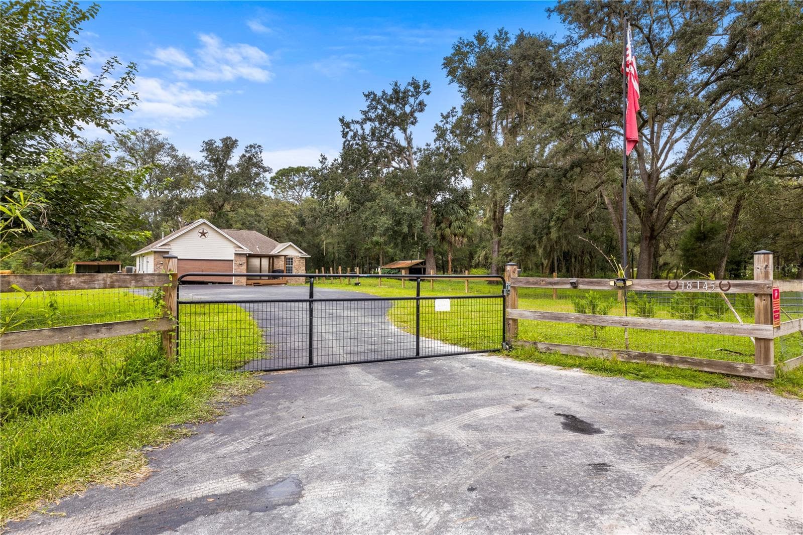 Single Family Residence at 18145 BOOMING RD, SPRING HILL, photo 5 of 63