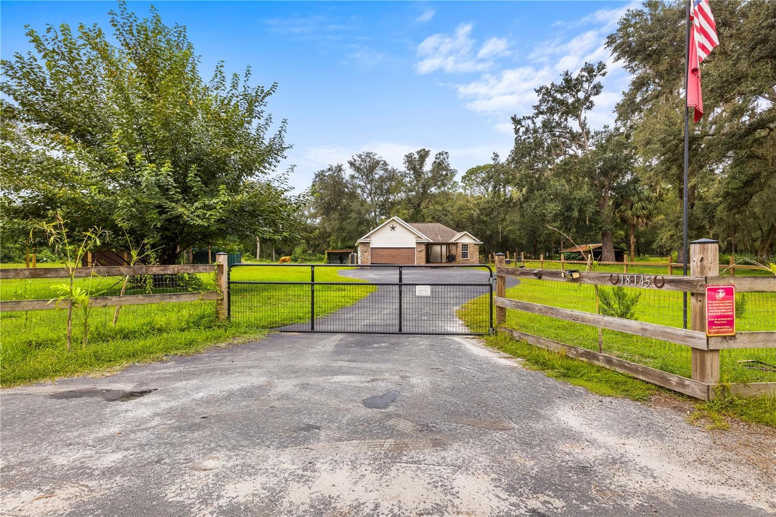 Single Family Residence at 18145 BOOMING RD, SPRING HILL, photo 6 of 63