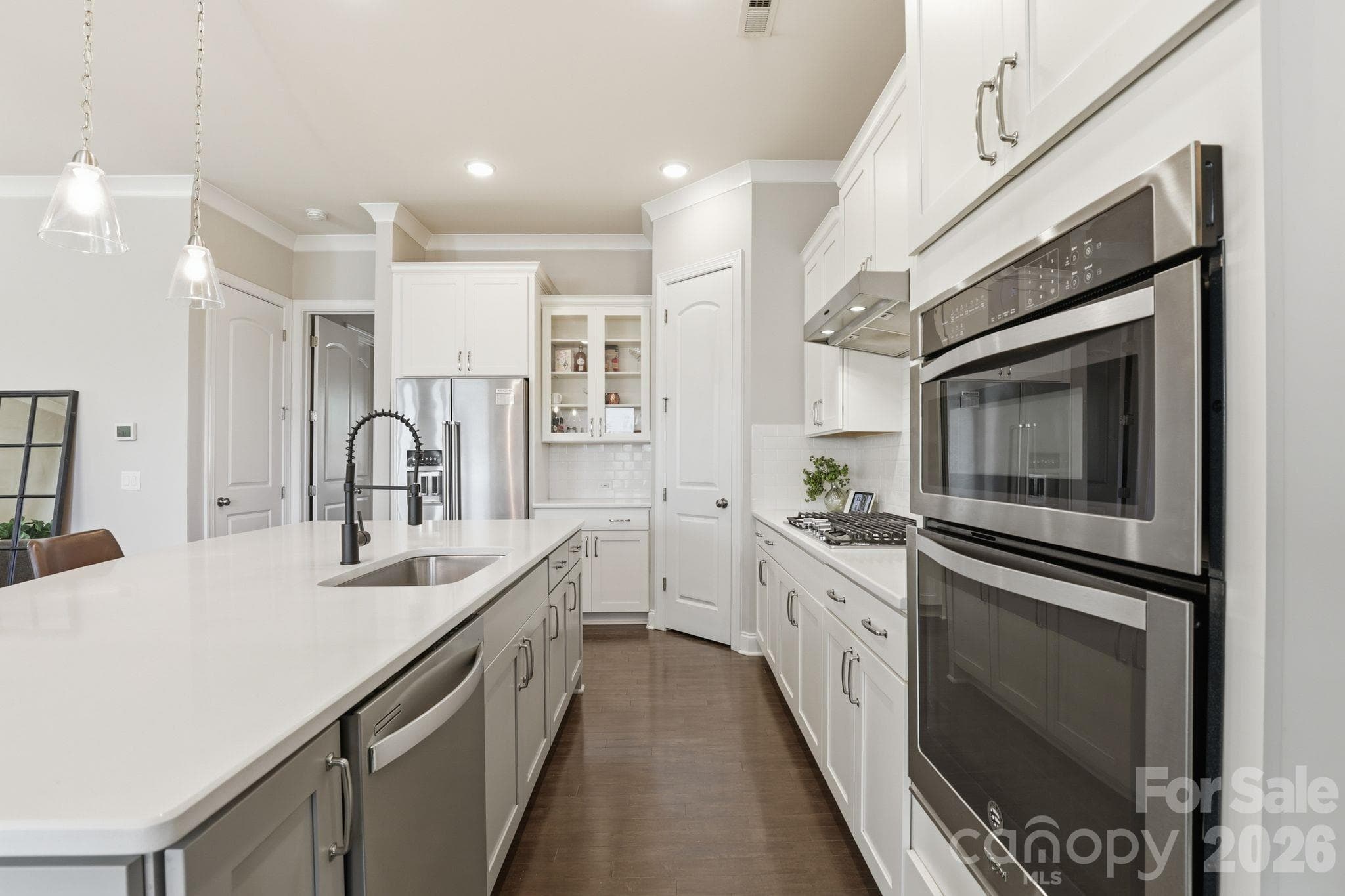 Single Family Residence at 9104 Gladden Hill Lane, Pineville, photo 3 of 48