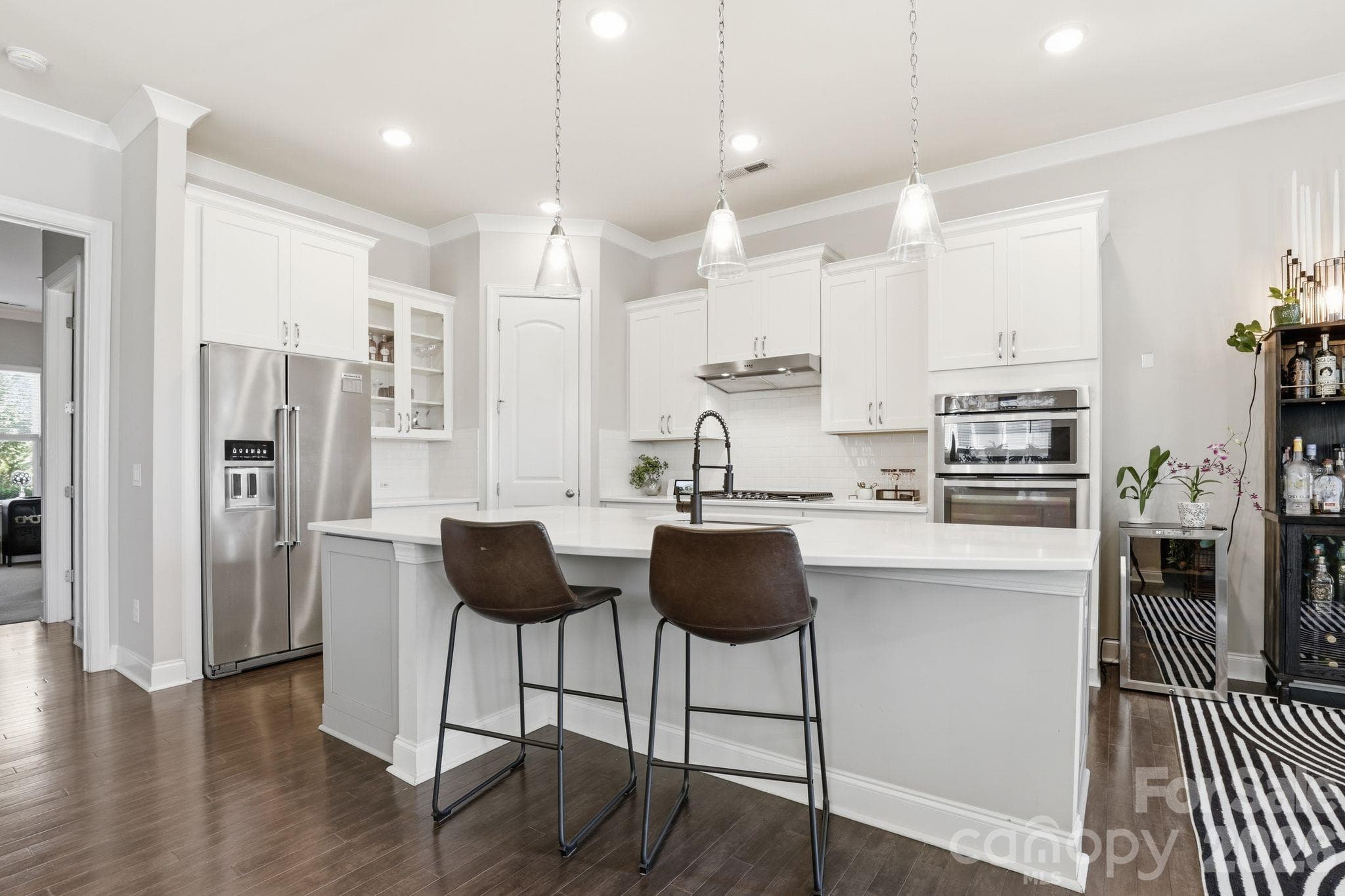 Single Family Residence at 9104 Gladden Hill Lane, Pineville, photo 5 of 48