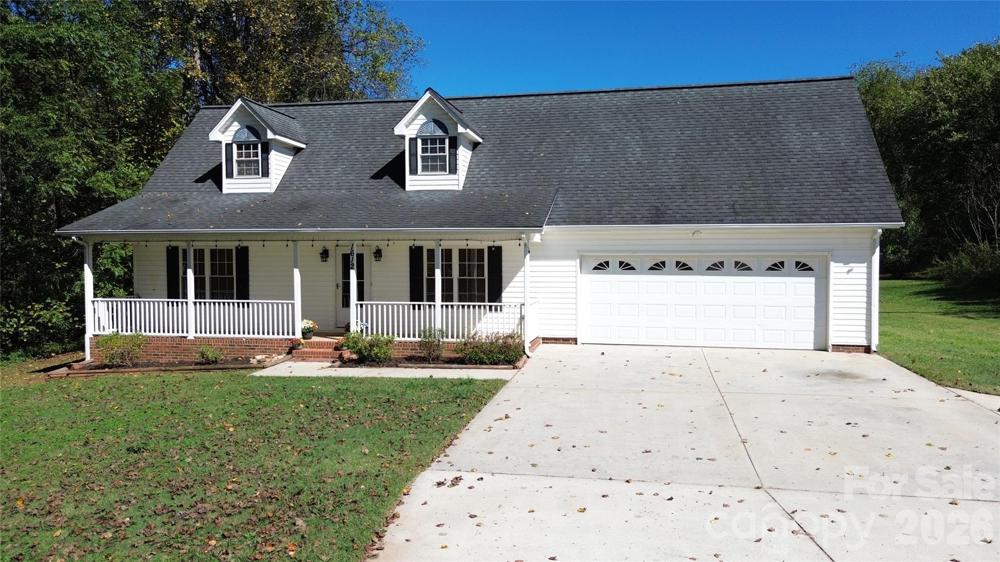 1612 Flag Lane