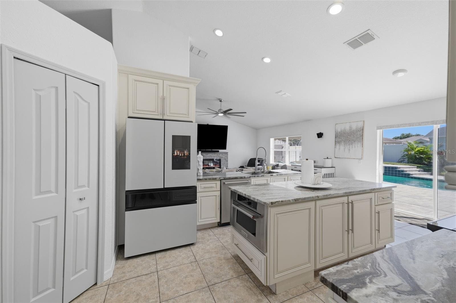 Single Family Residence at 13338 LA CASITA AVE, SPRING HILL, photo 15 of 72