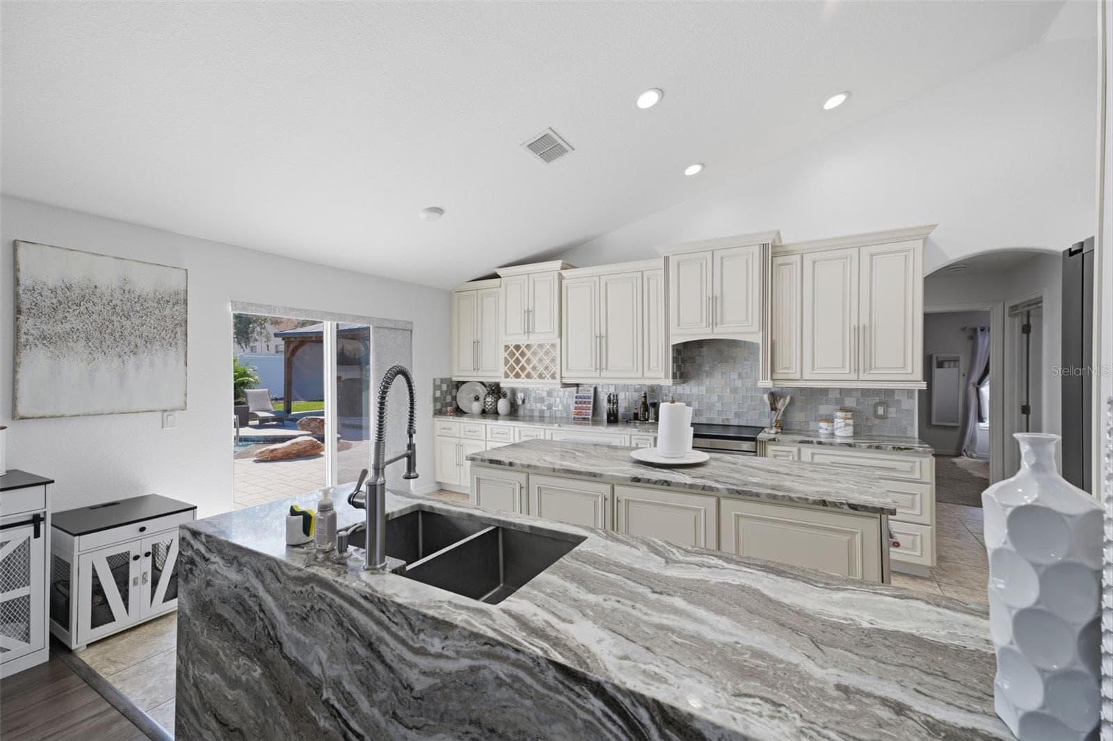 Single Family Residence at 13338 LA CASITA AVE, SPRING HILL, photo 19 of 72