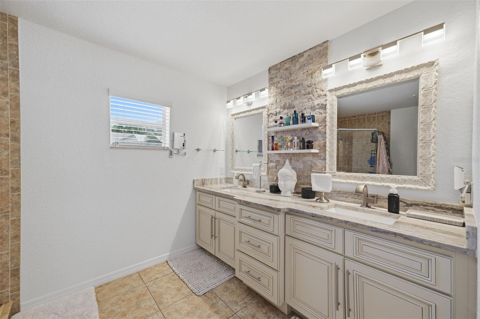 Single Family Residence at 13338 LA CASITA AVE, SPRING HILL, photo 29 of 72