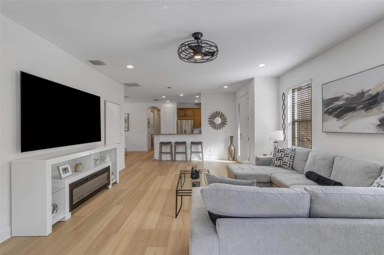 Single Family Residence at 8413 ALBERATA VISTA DR, TAMPA, photo 31 of 163